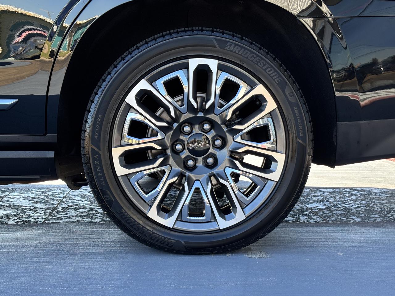 GMC Yukon Denali Ultimate 4WD 2023