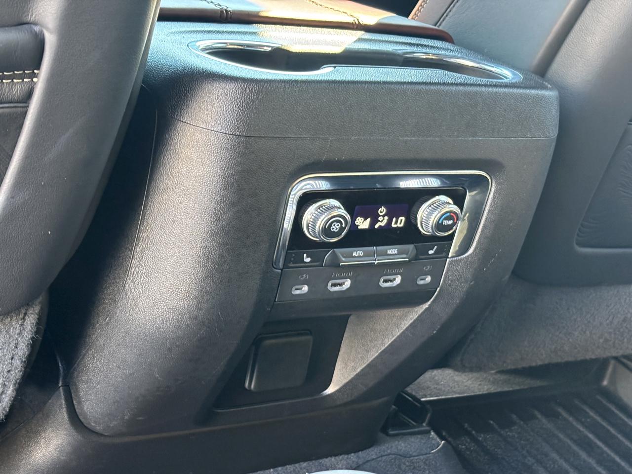 GMC Yukon Denali Ultimate 4WD 2023