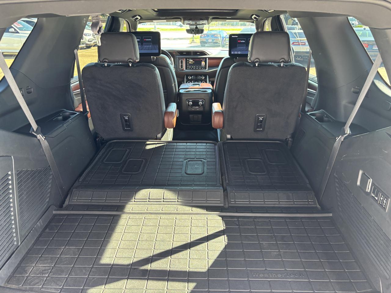 GMC Yukon Denali Ultimate 4WD 2023