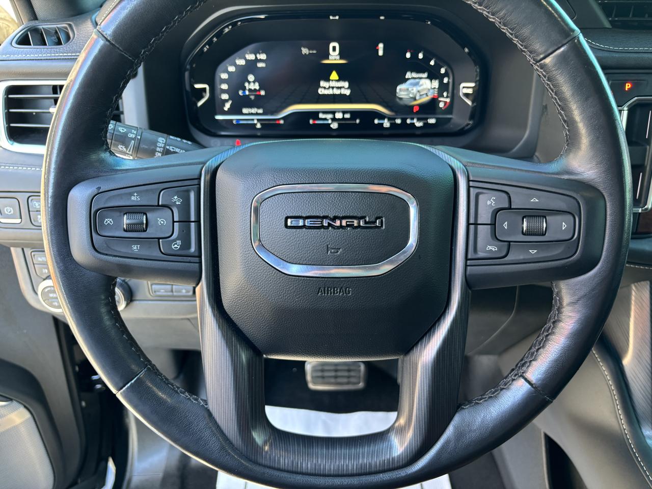 GMC Yukon Denali Ultimate 4WD 2023