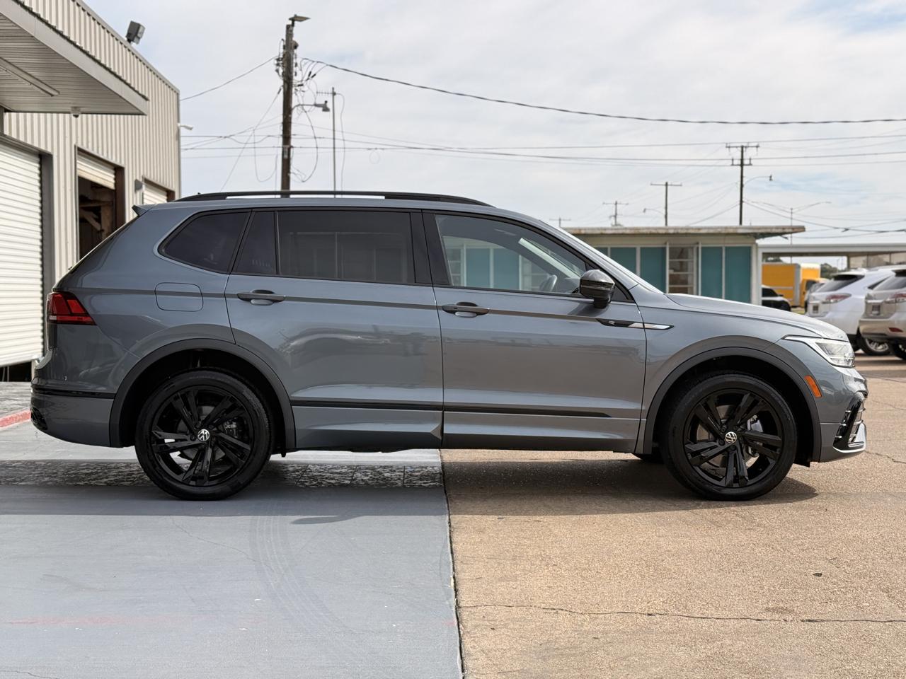 Volkswagen Tiguan SE R-Line Black 2023