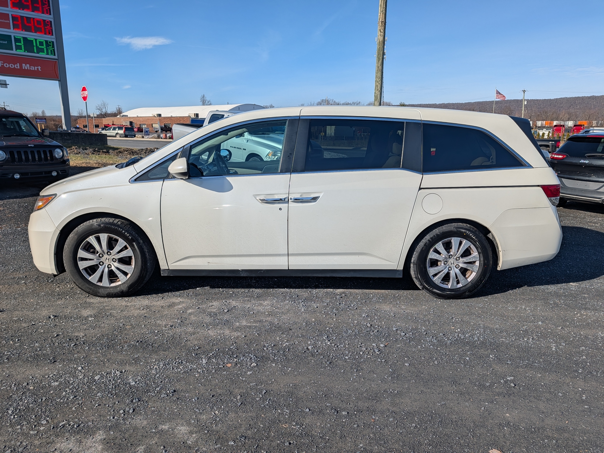 2016 Honda Odyssey SE's photo