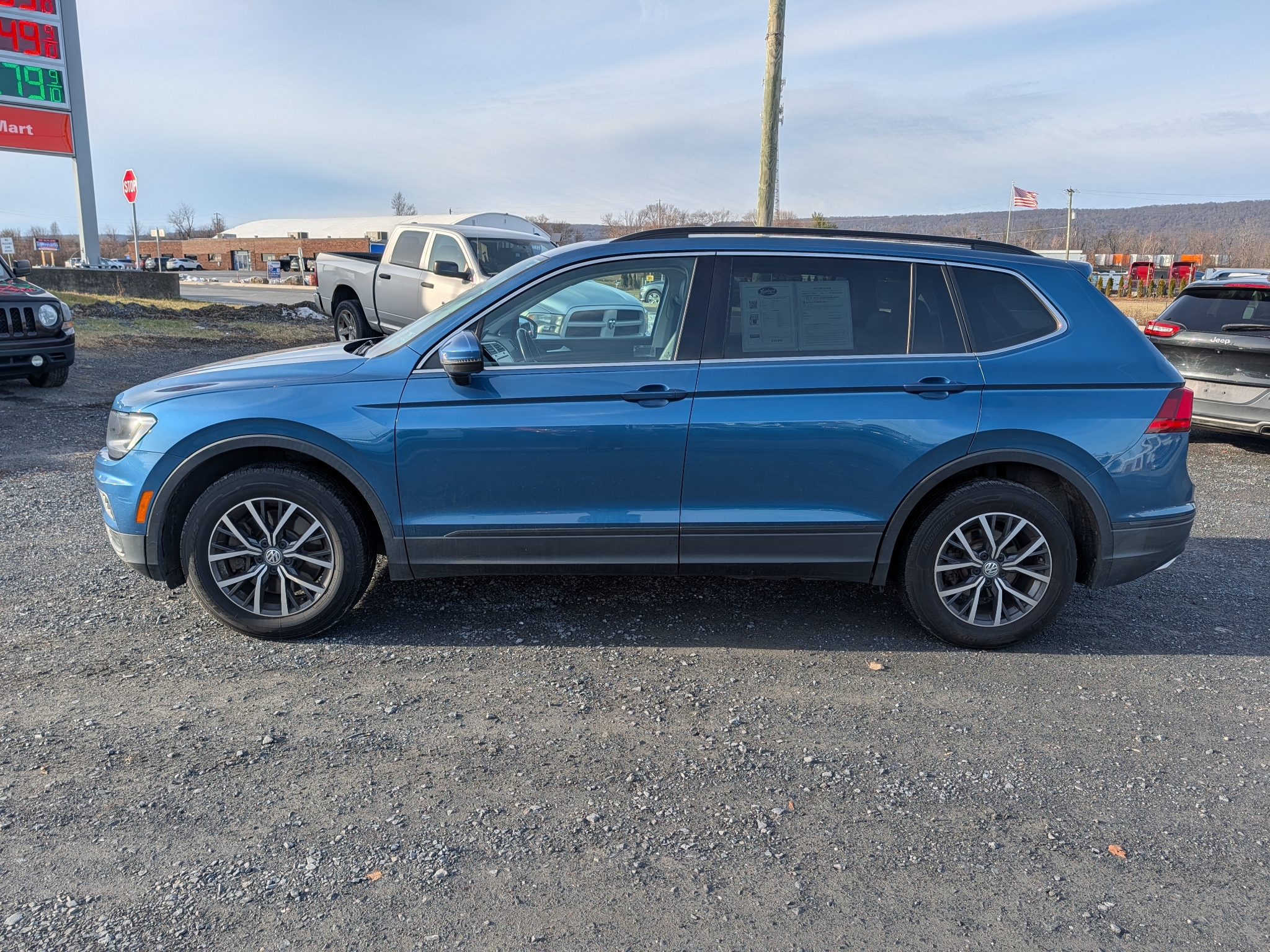 2019 Volkswagen Tiguan SE's photo