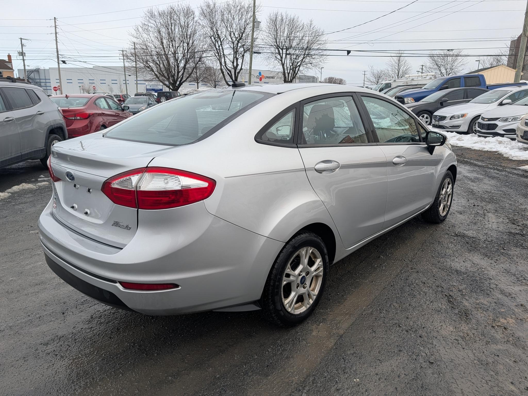 Ford Fiesta SE Sedan 2016