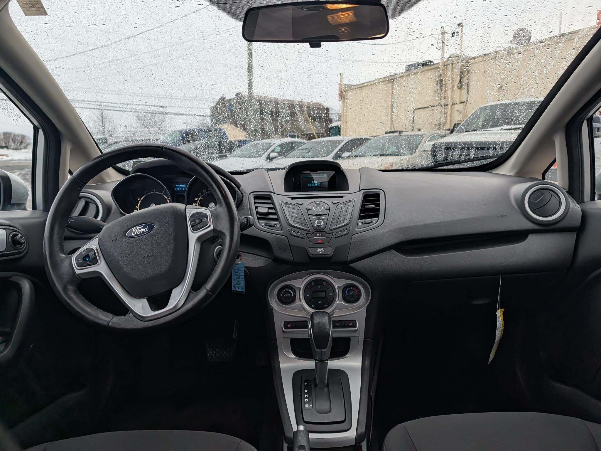 Ford Fiesta SE Sedan 2016