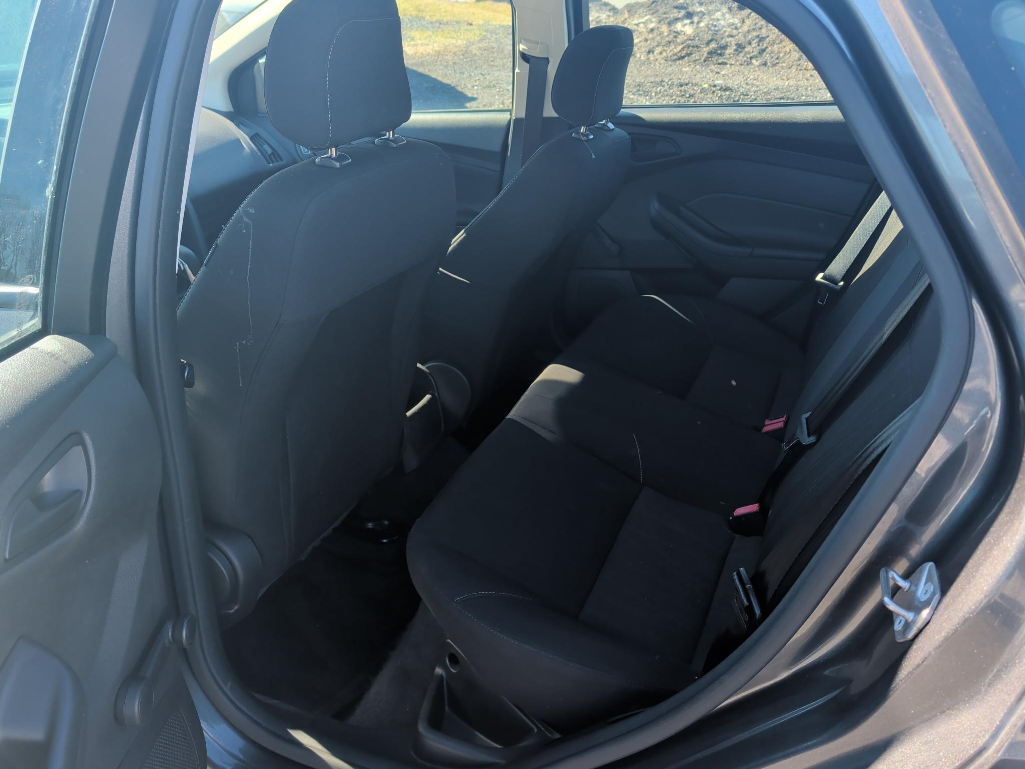 Ford Focus S Sedan 2017