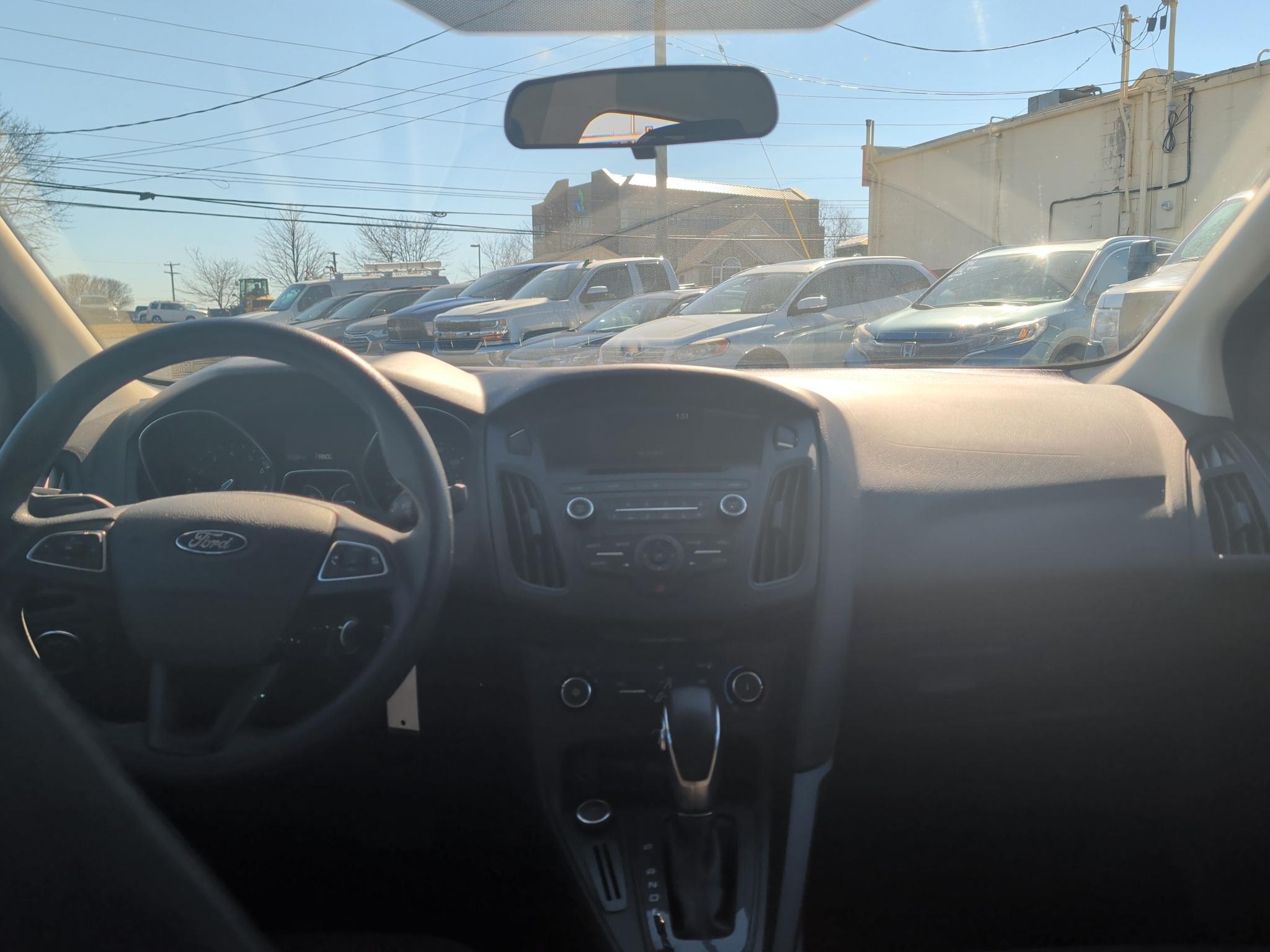 Ford Focus S Sedan 2017