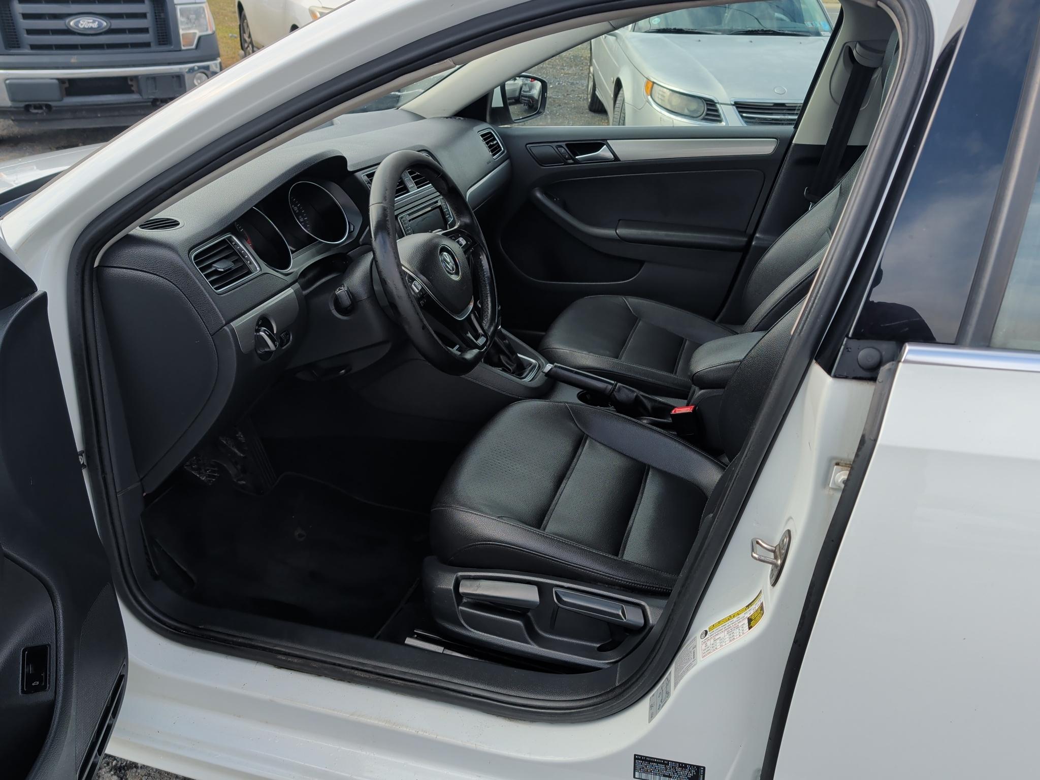 Volkswagen Jetta 1.4T SE Manual 2017