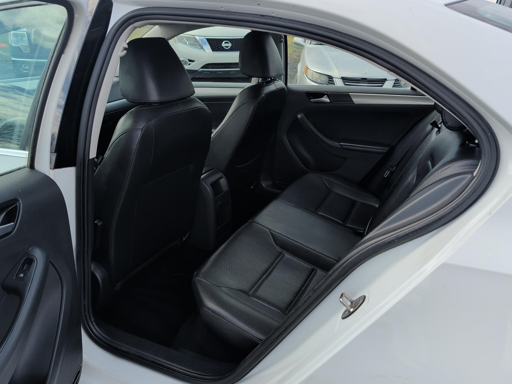 Volkswagen Jetta 1.4T SE Manual 2017