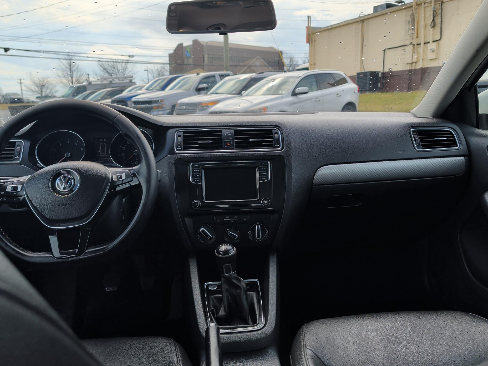 Volkswagen Jetta 1.4T SE Manual 2017