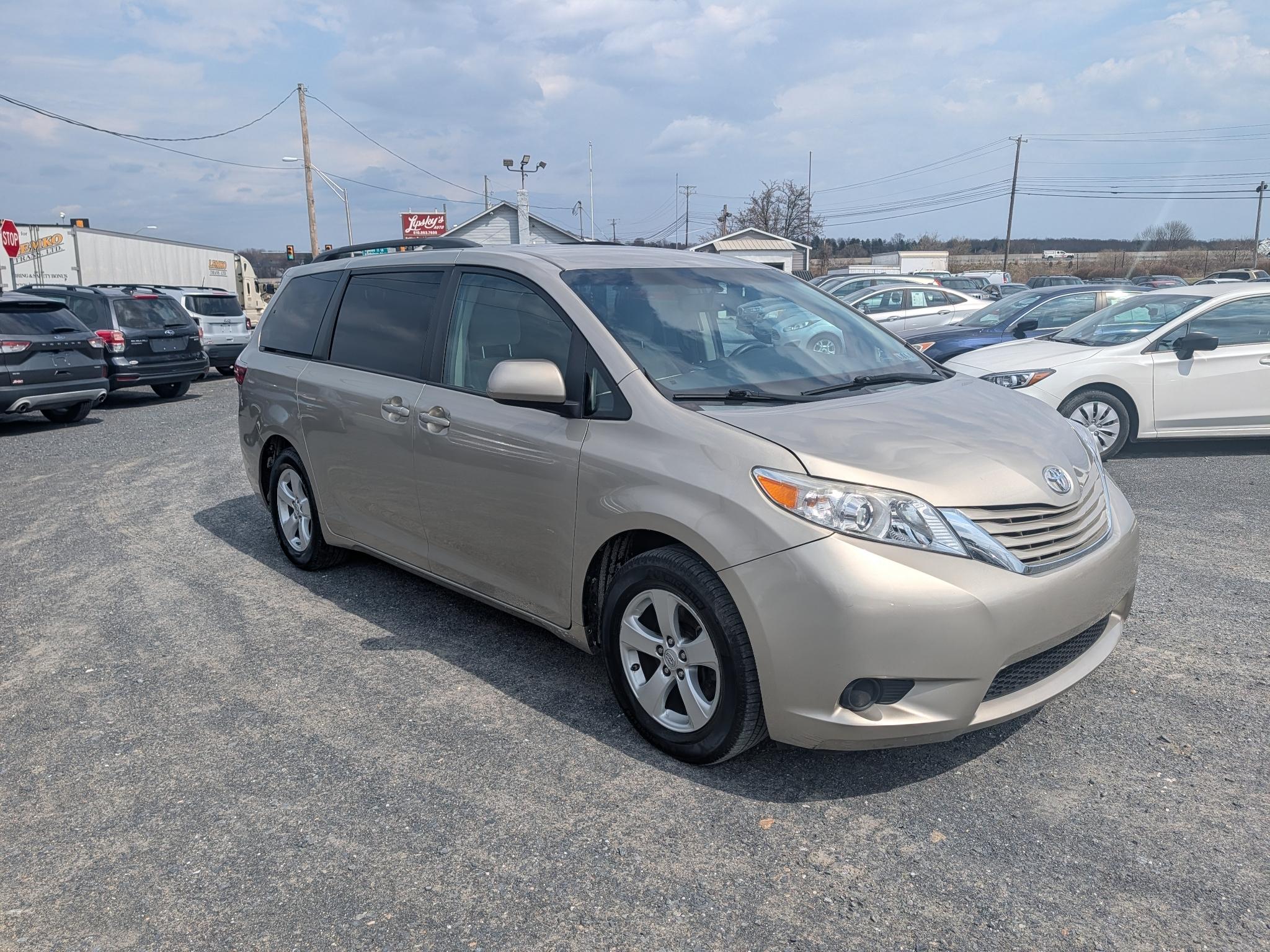 Toyota Sienna LE FWD 8-Passenger V6 2015
