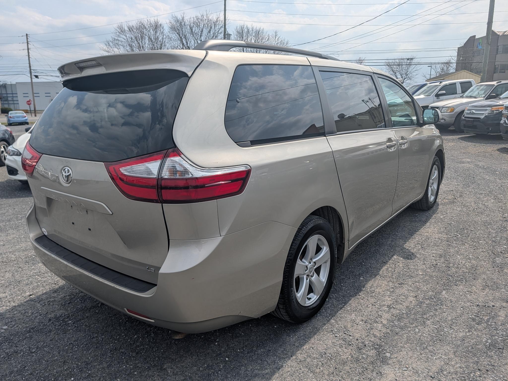 Toyota Sienna LE FWD 8-Passenger V6 2015