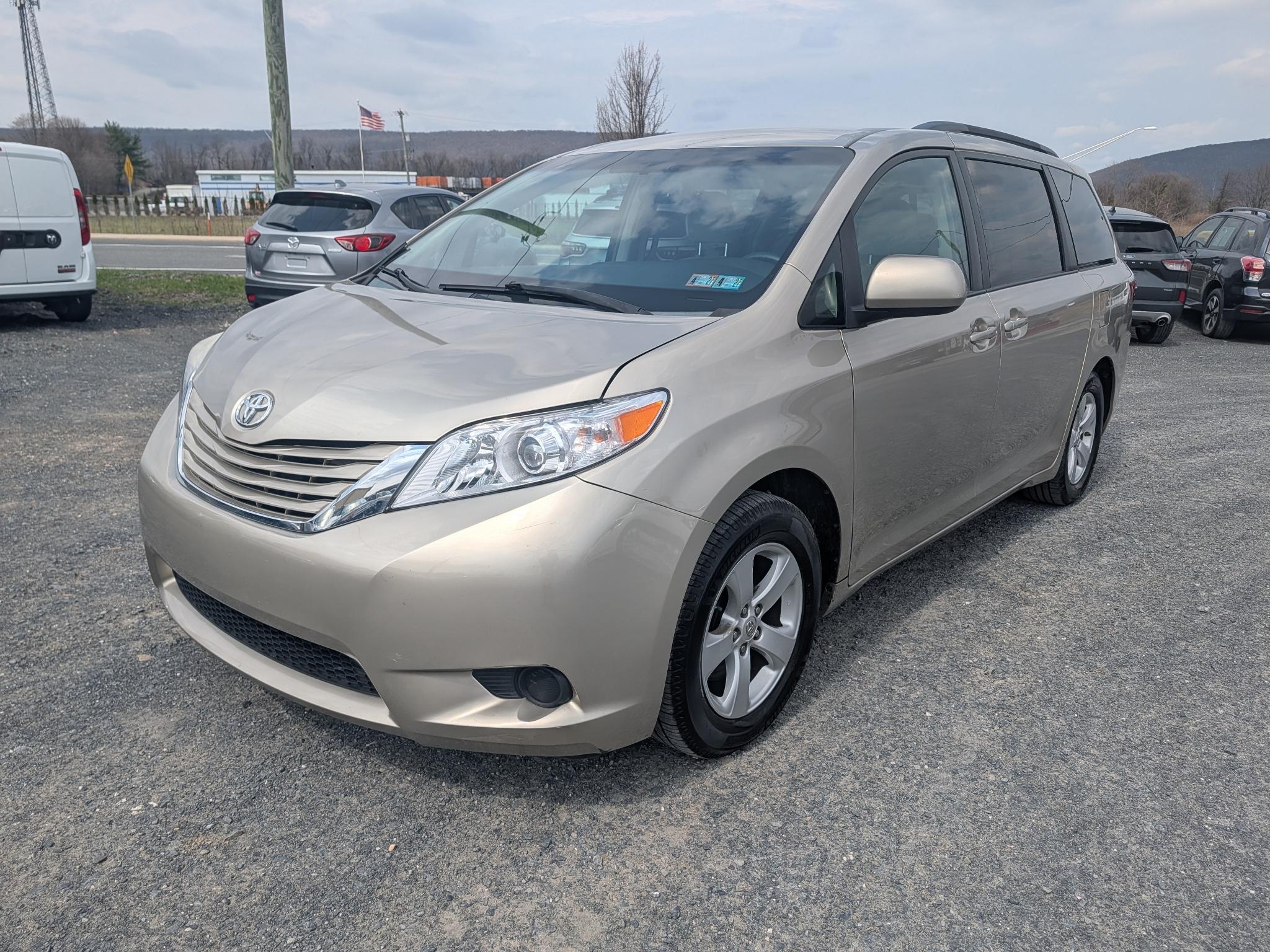 2015 Toyota Sienna LE FWD 8-Passenger V6