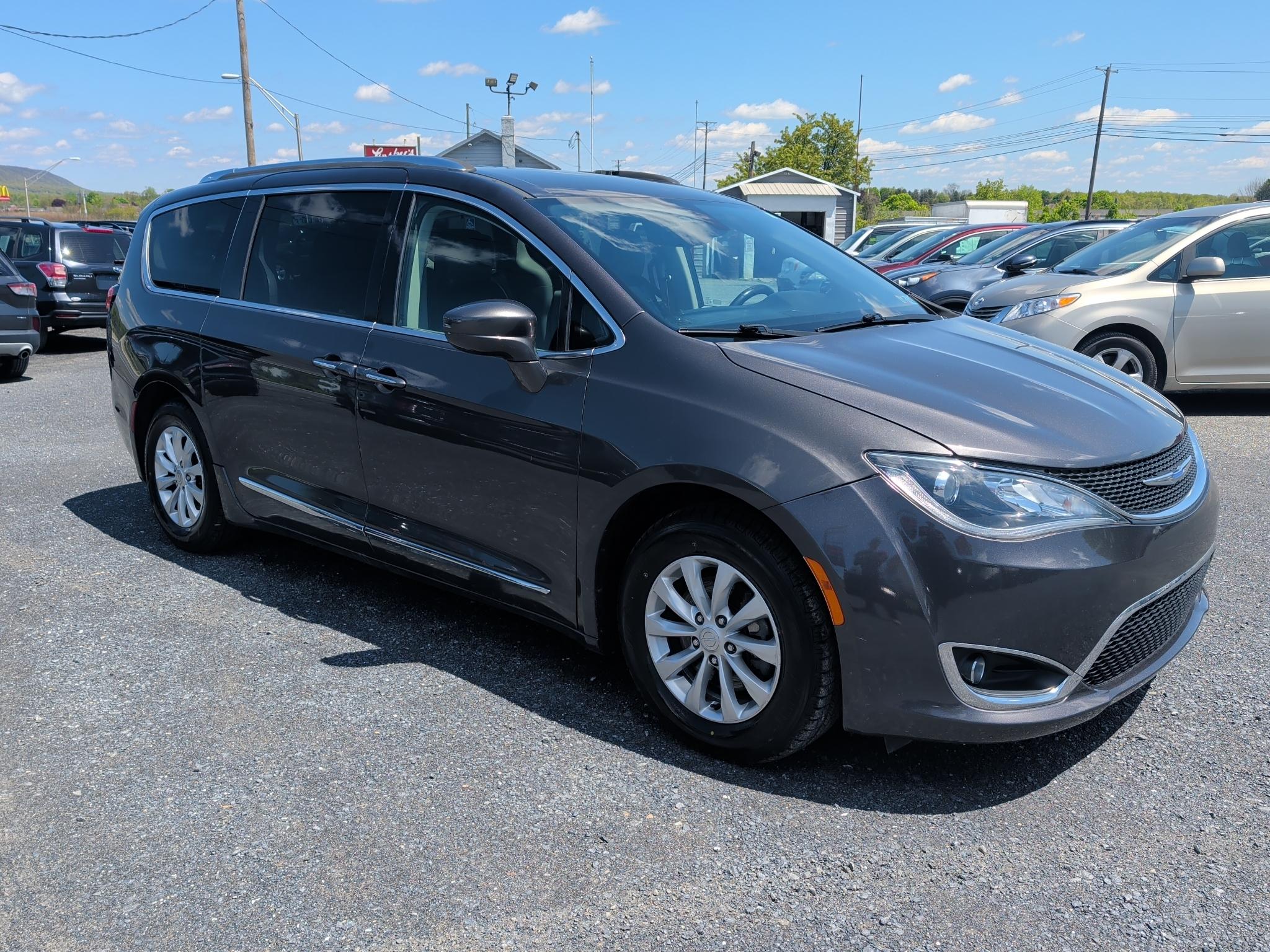 2018 Chrysler Pacifica Touring-L