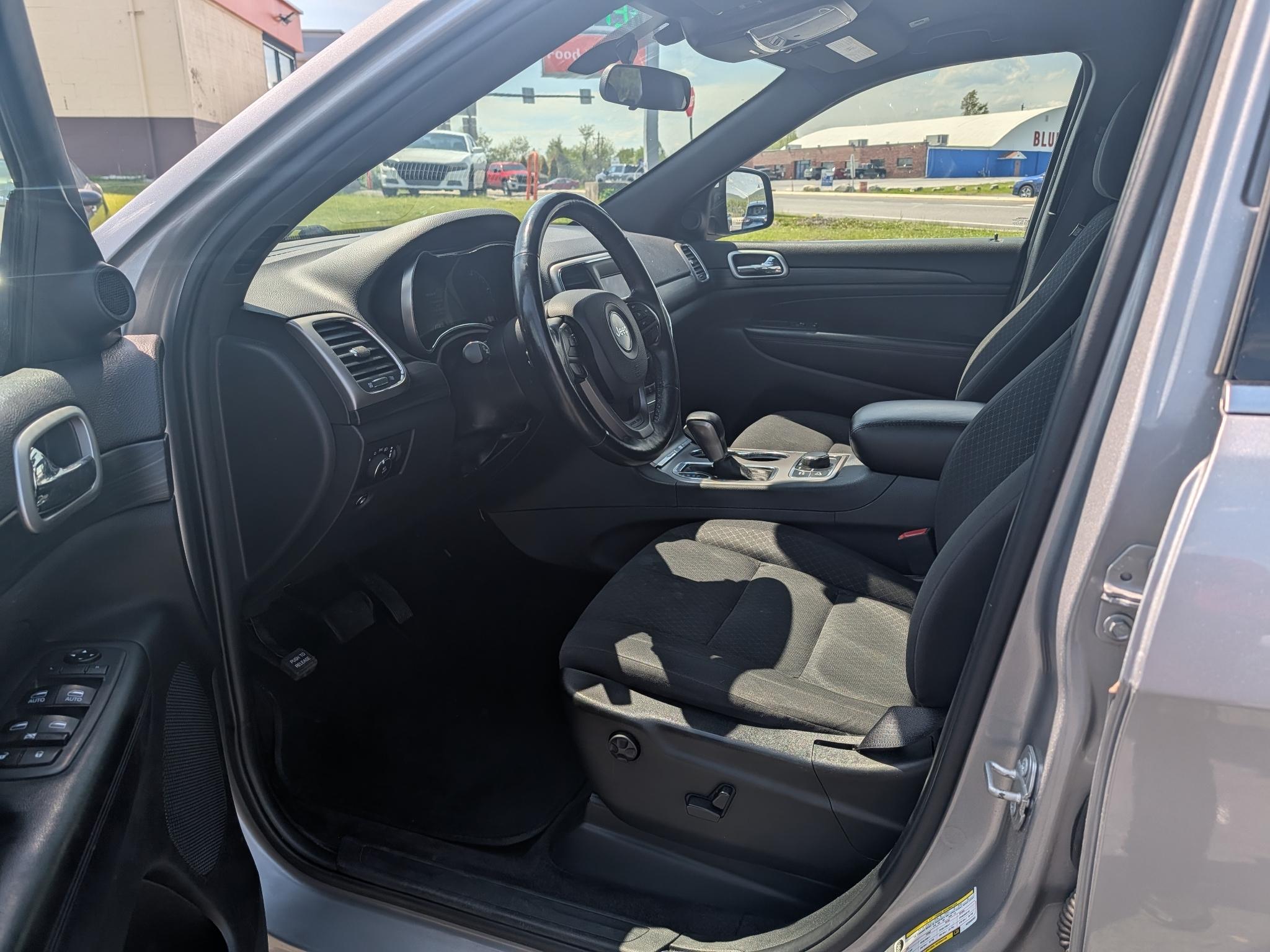 Jeep Grand Cherokee 4dr Laredo 4WD 2019