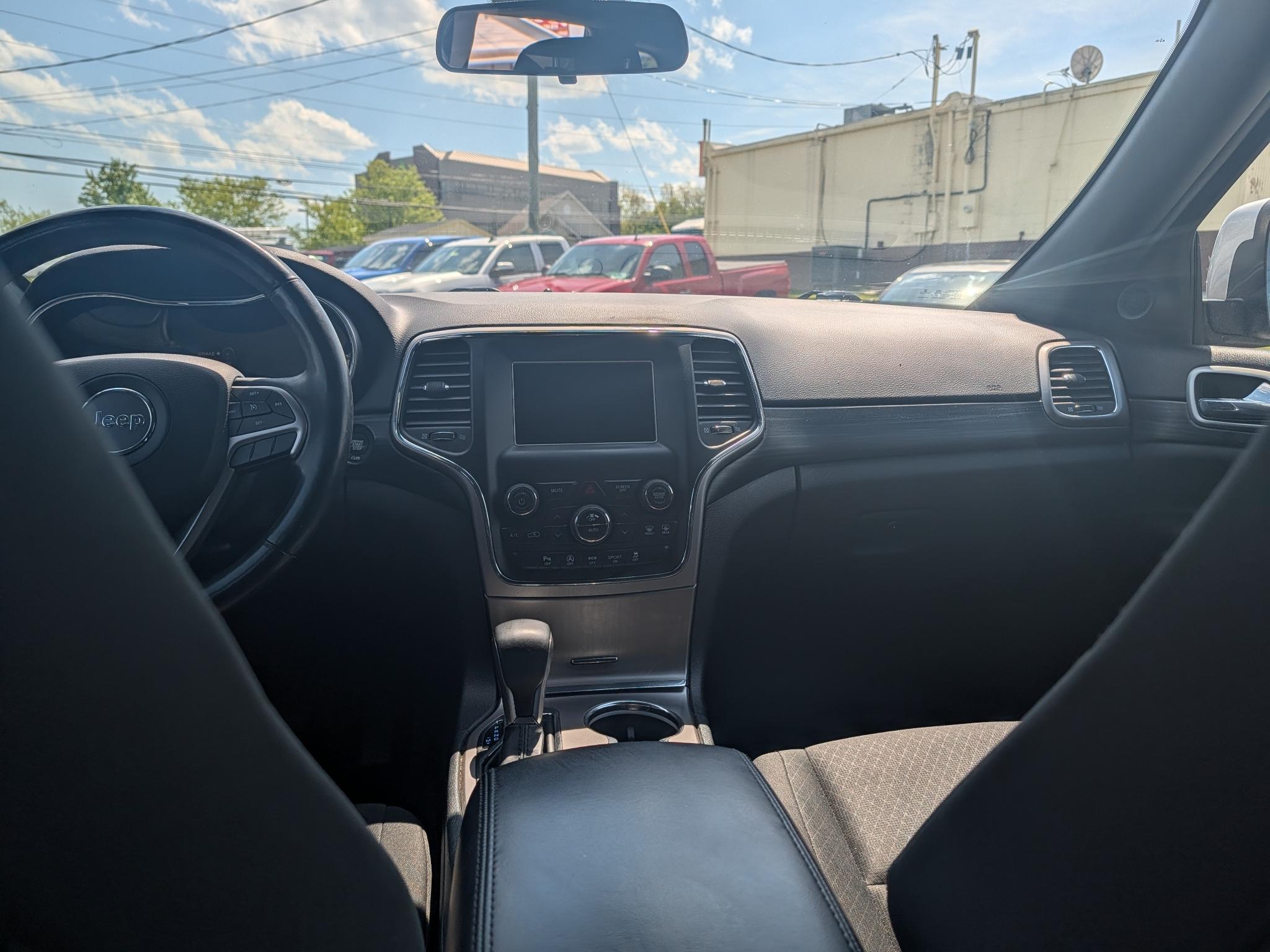 Jeep Grand Cherokee 4dr Laredo 4WD 2019