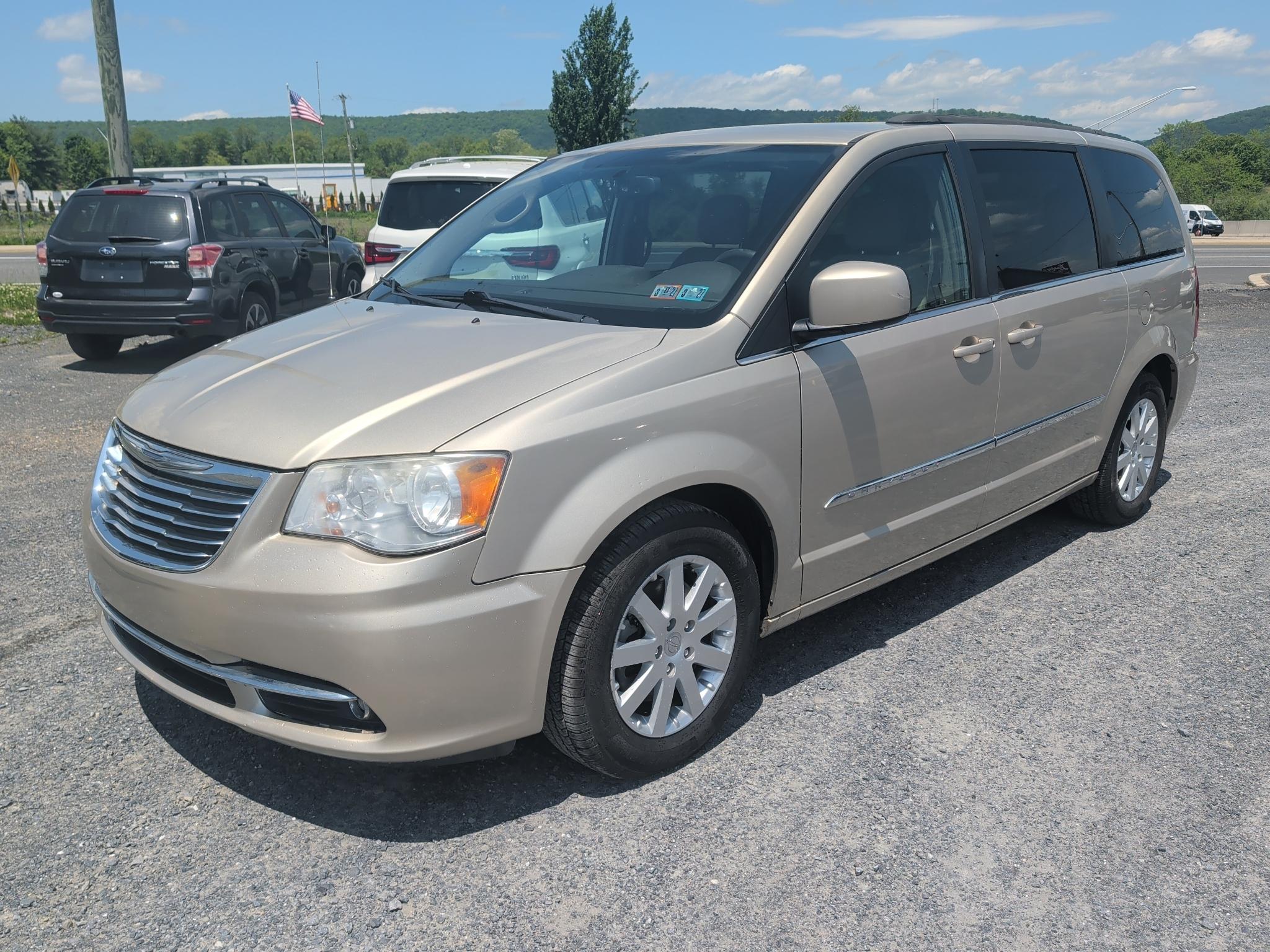 2013 Chrysler Town & Country Touring