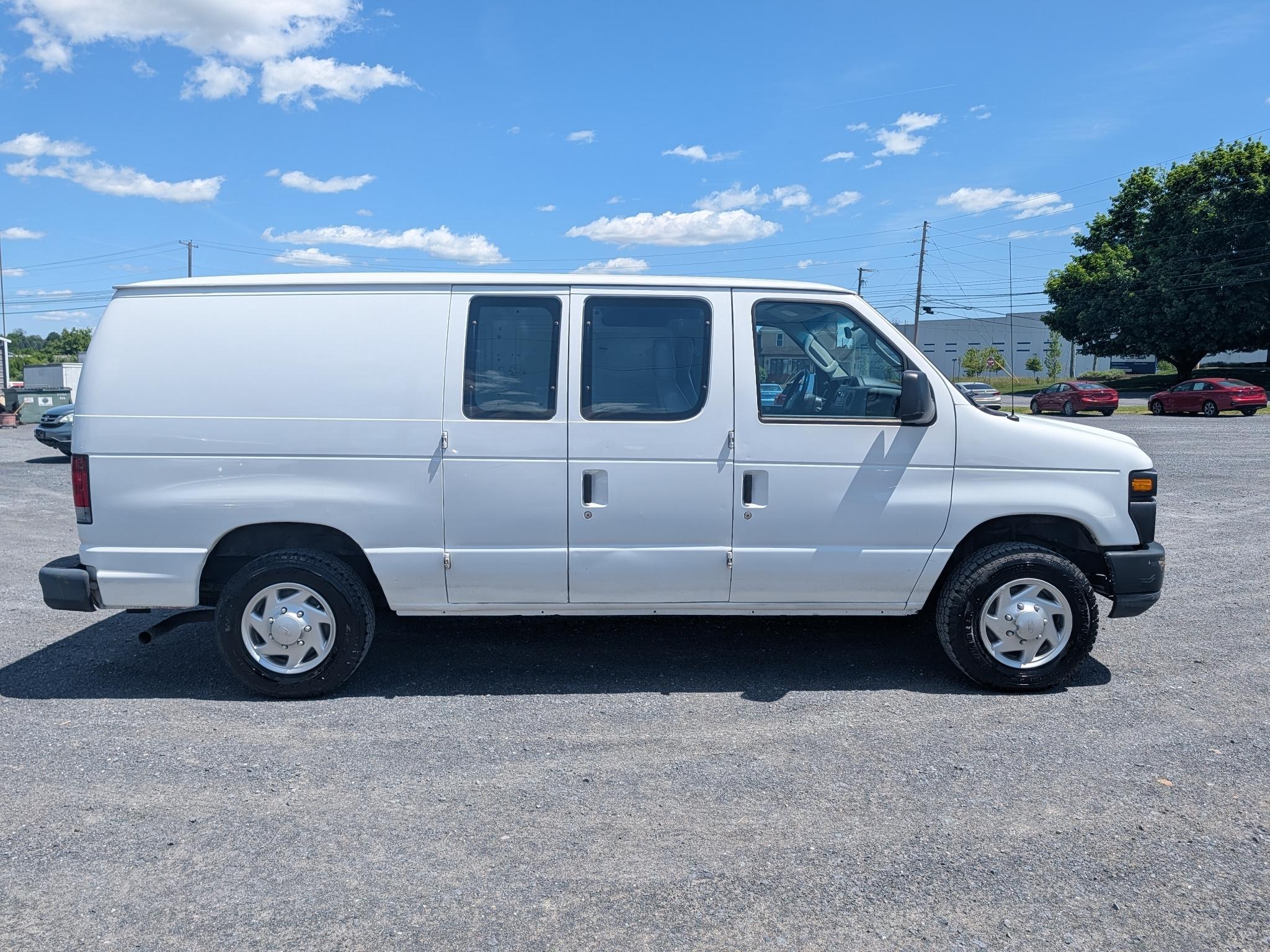 Ford E-Series  2011