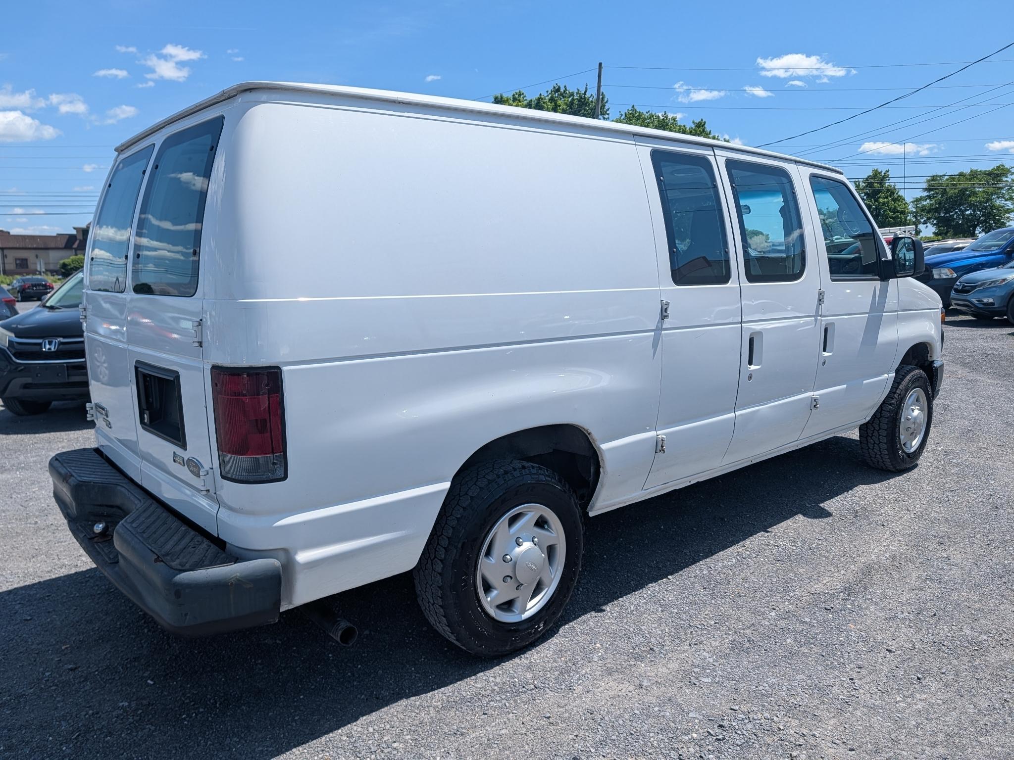Ford E-Series  2011