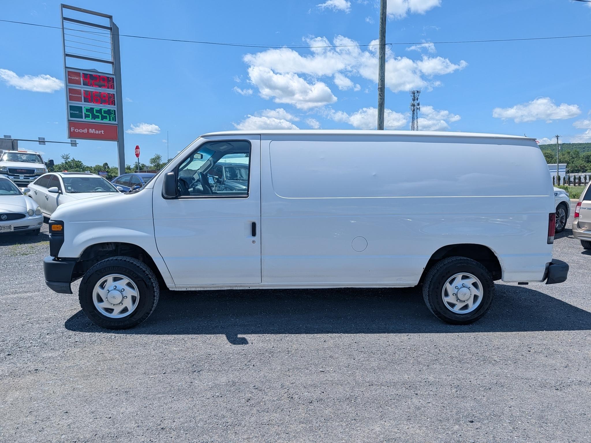 Ford E-Series  2011