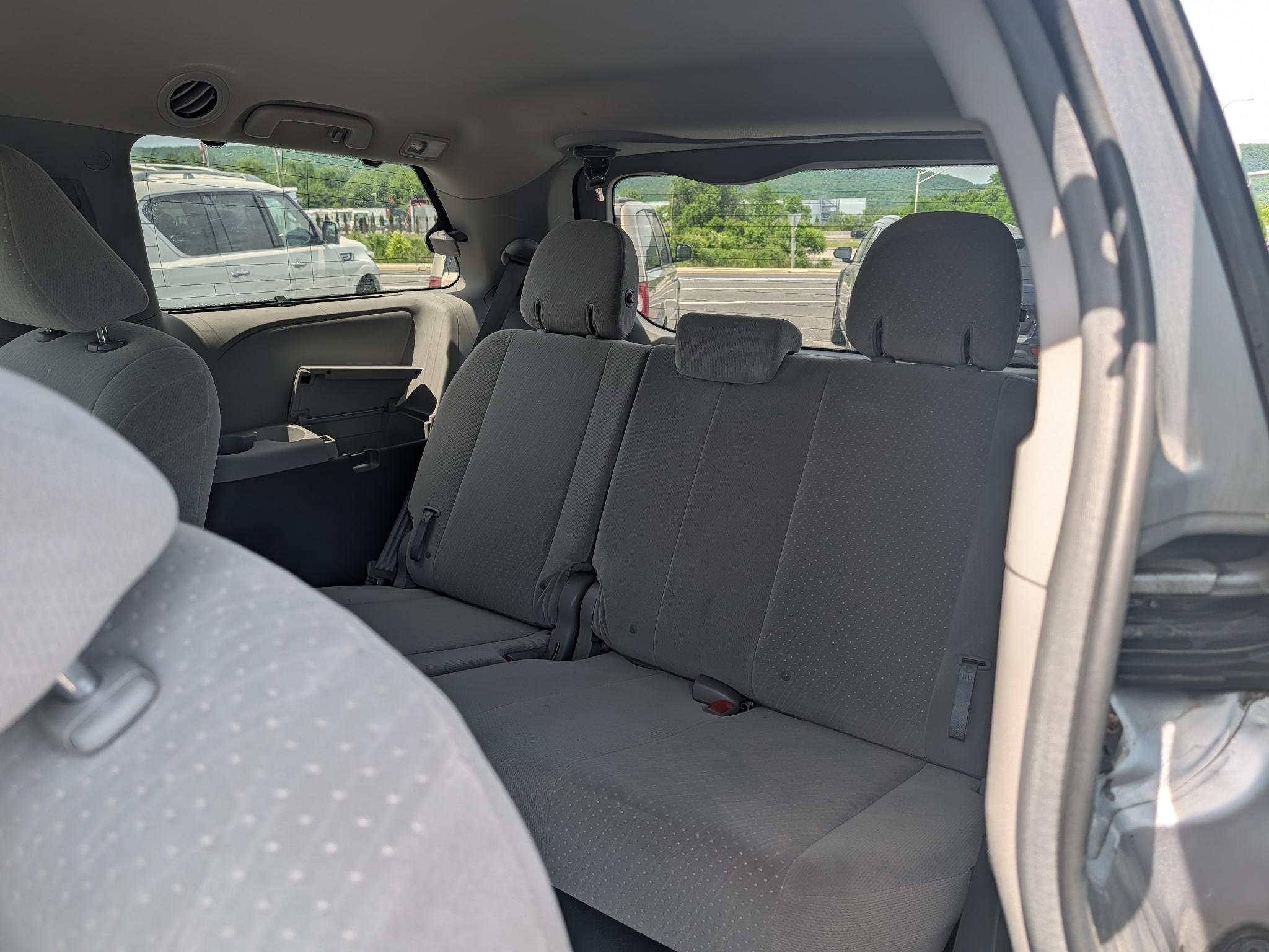 Toyota Sienna LE 8-Passenger 2017