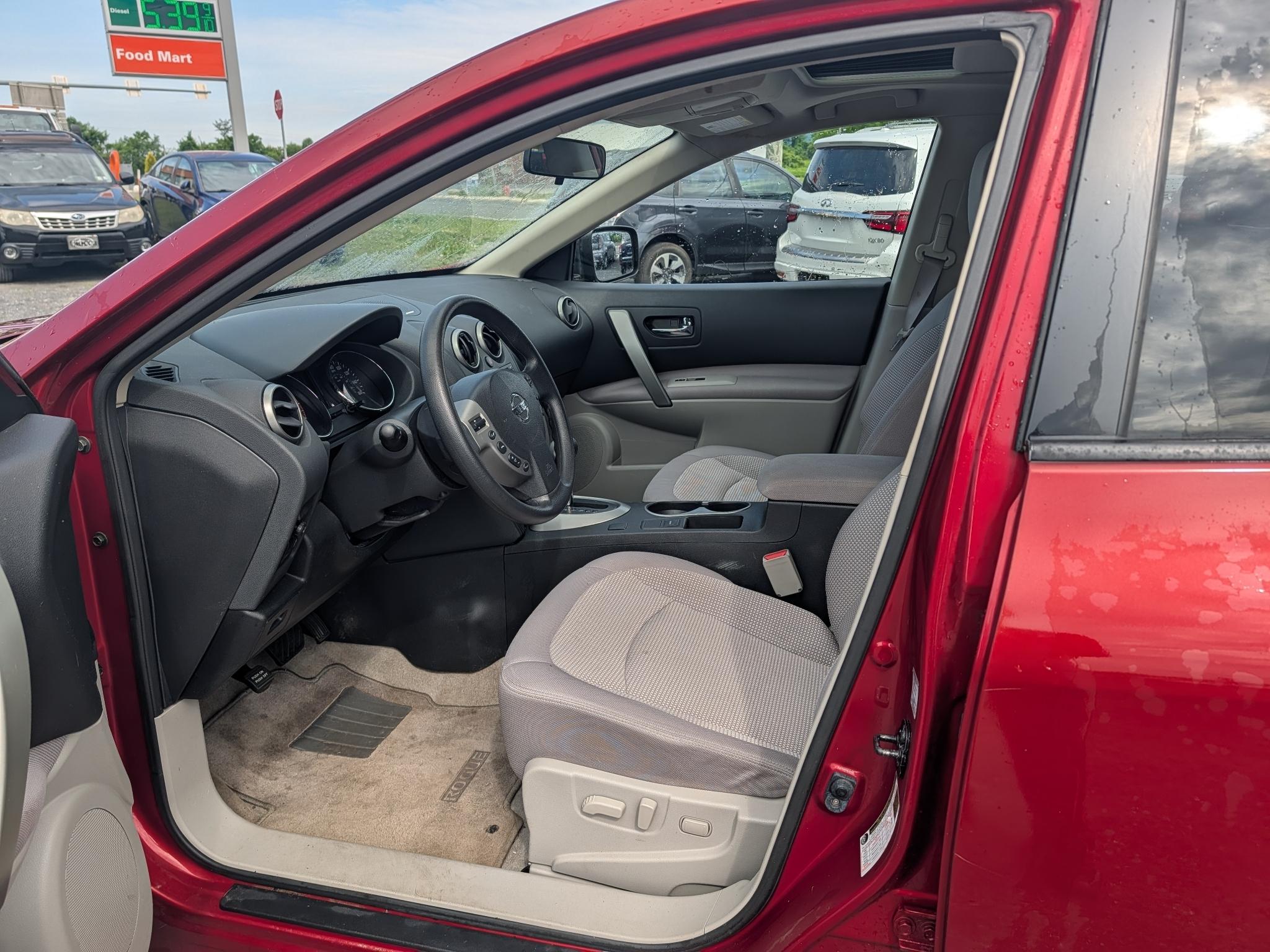 Nissan Rogue S AWD 2013