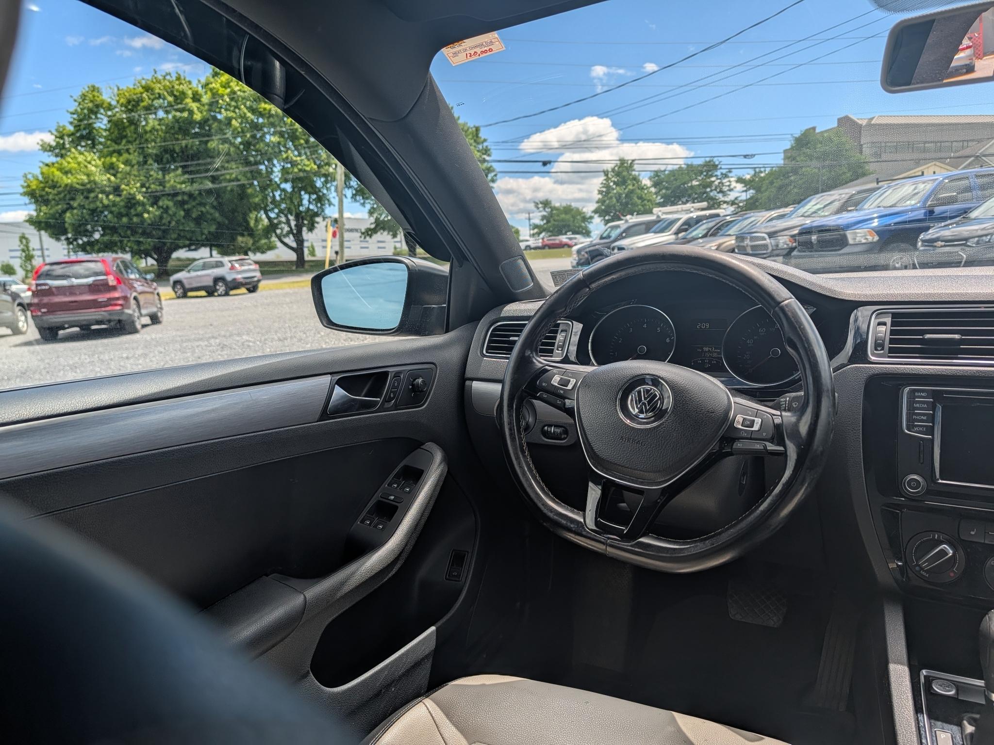 Volkswagen Jetta SE 6A 2016