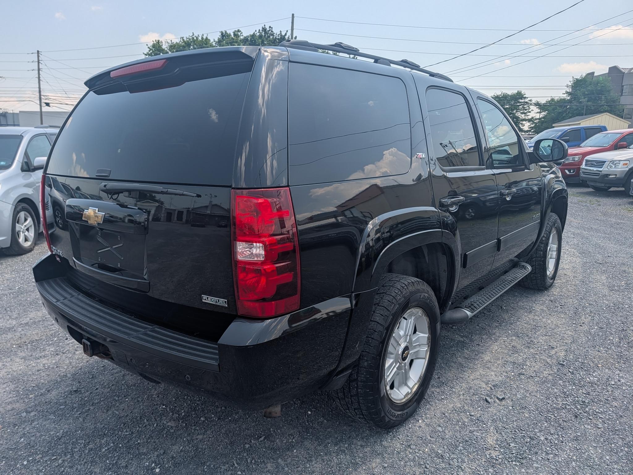Chevrolet Tahoe Z71 4D SUV 4WD 2011