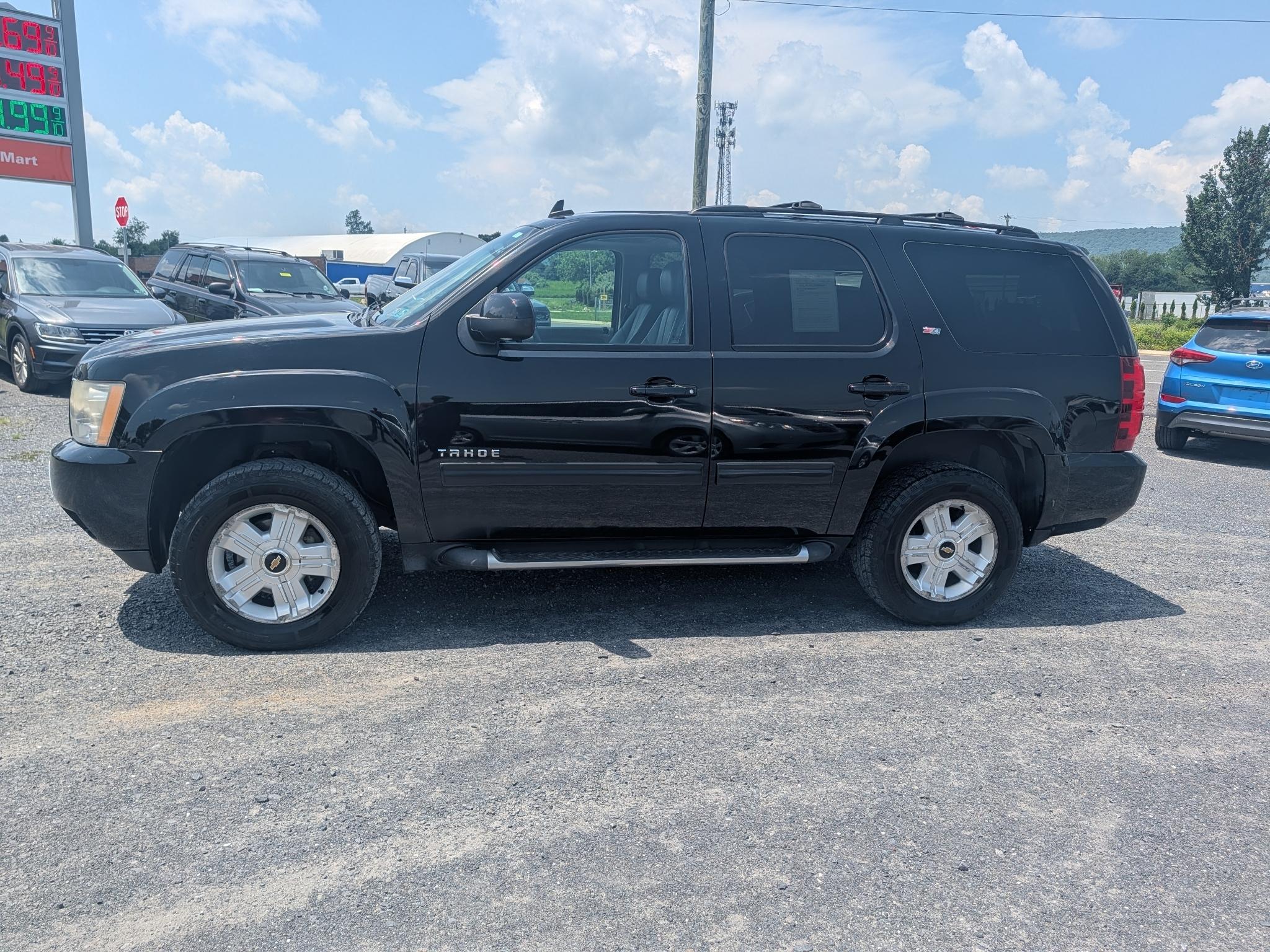 Chevrolet Tahoe Z71 4D SUV 4WD 2011