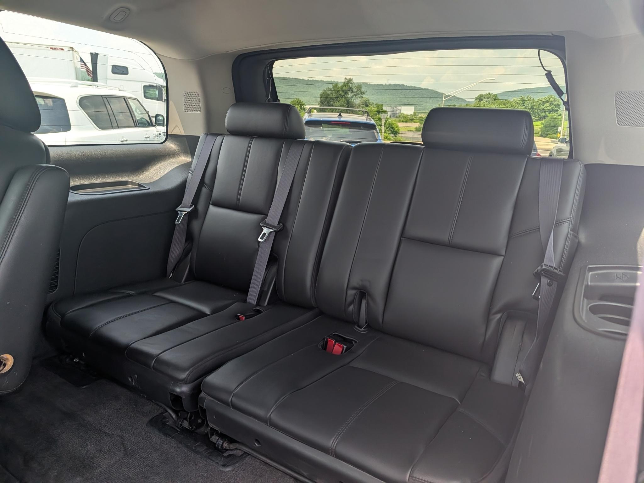 Chevrolet Tahoe Z71 4D SUV 4WD 2011