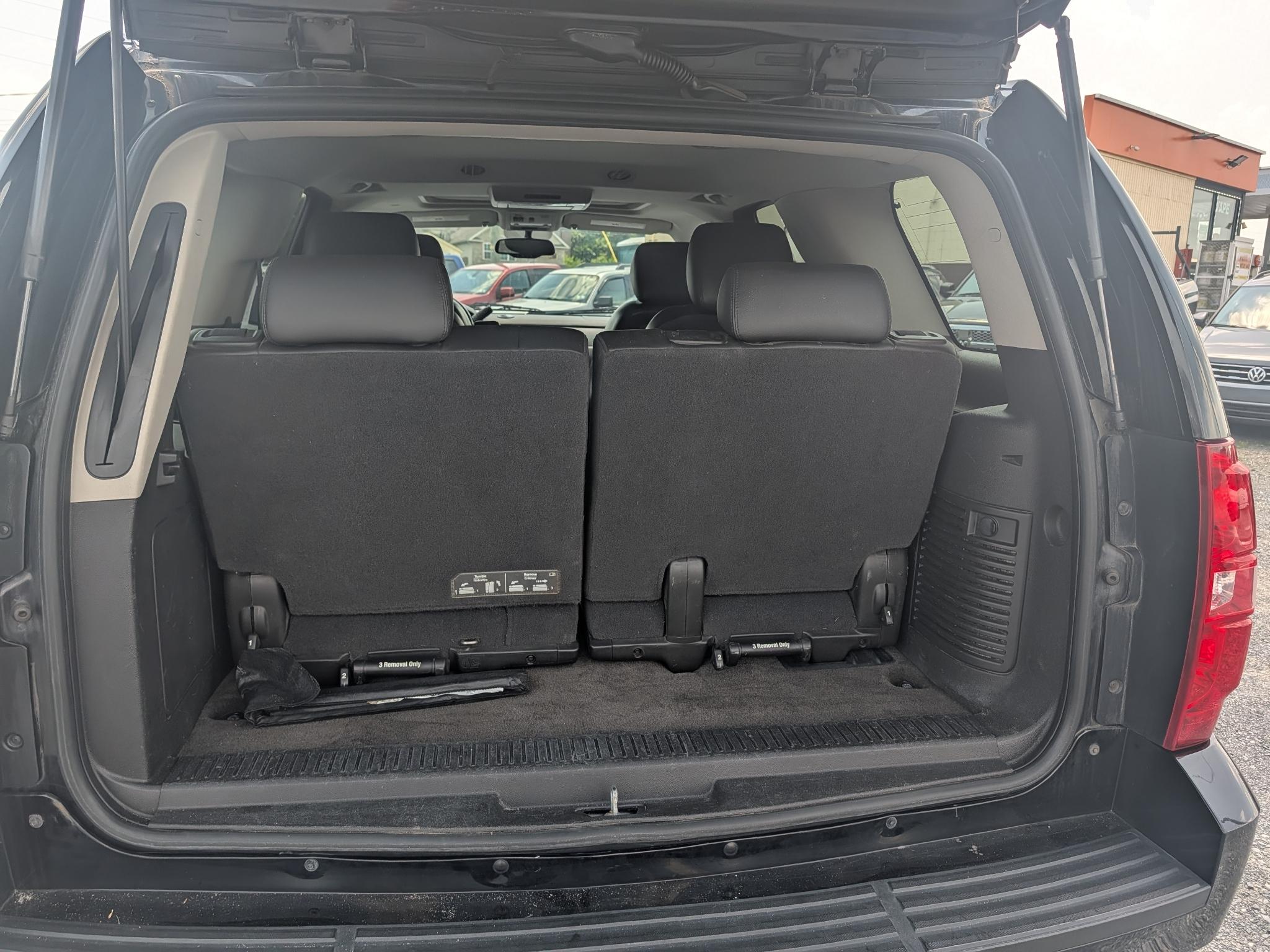 Chevrolet Tahoe Z71 4D SUV 4WD 2011