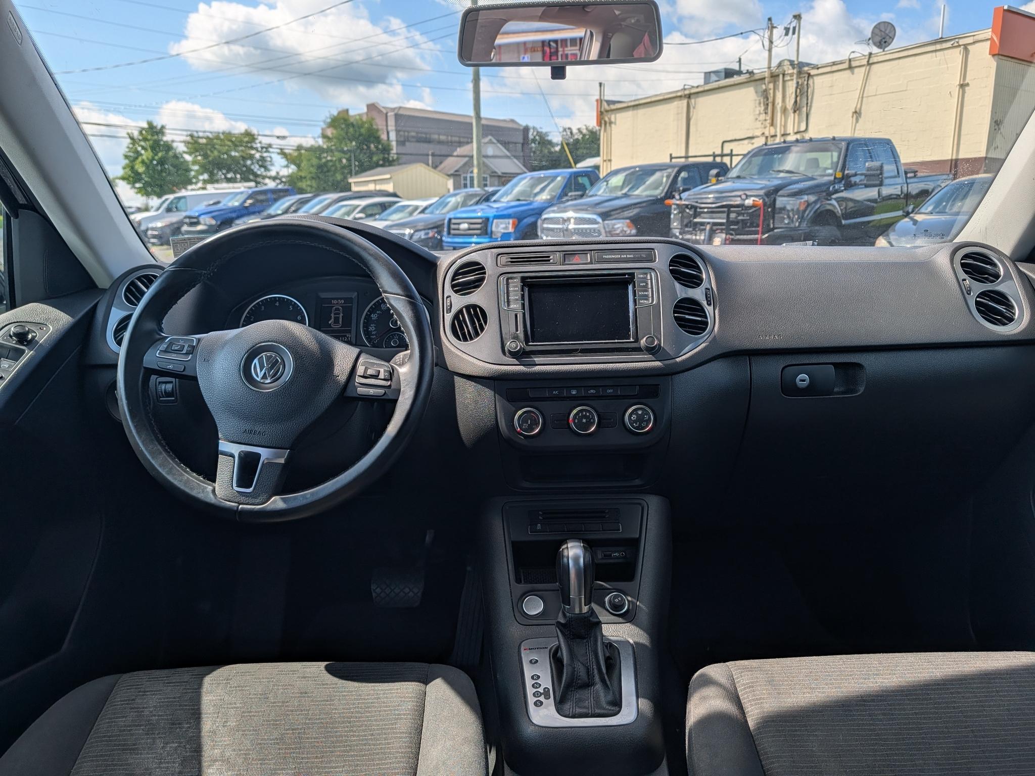 2018 Volkswagen Tiguan Limited Base - Photo 10