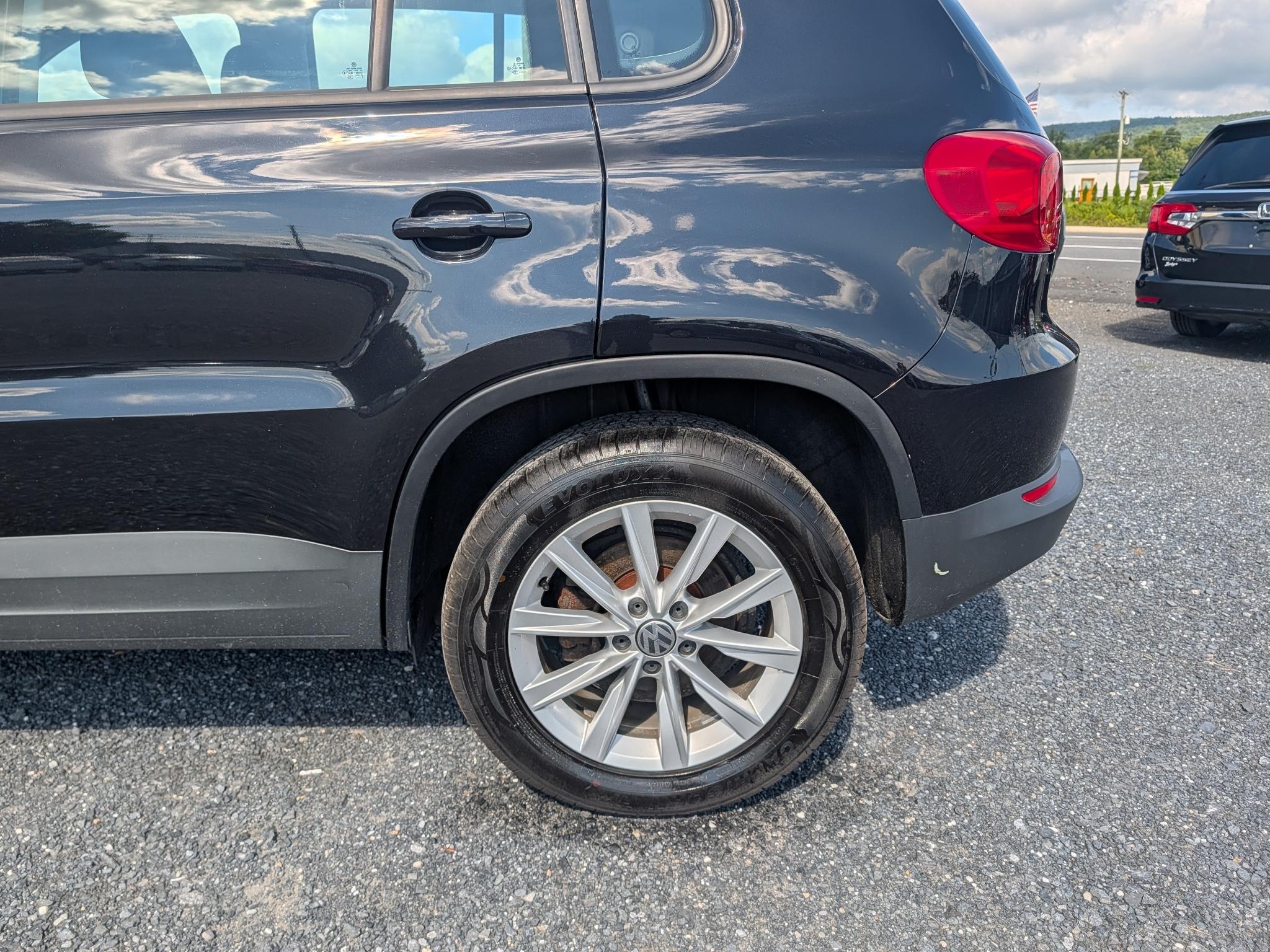 2018 Volkswagen Tiguan Limited Base - Photo 13
