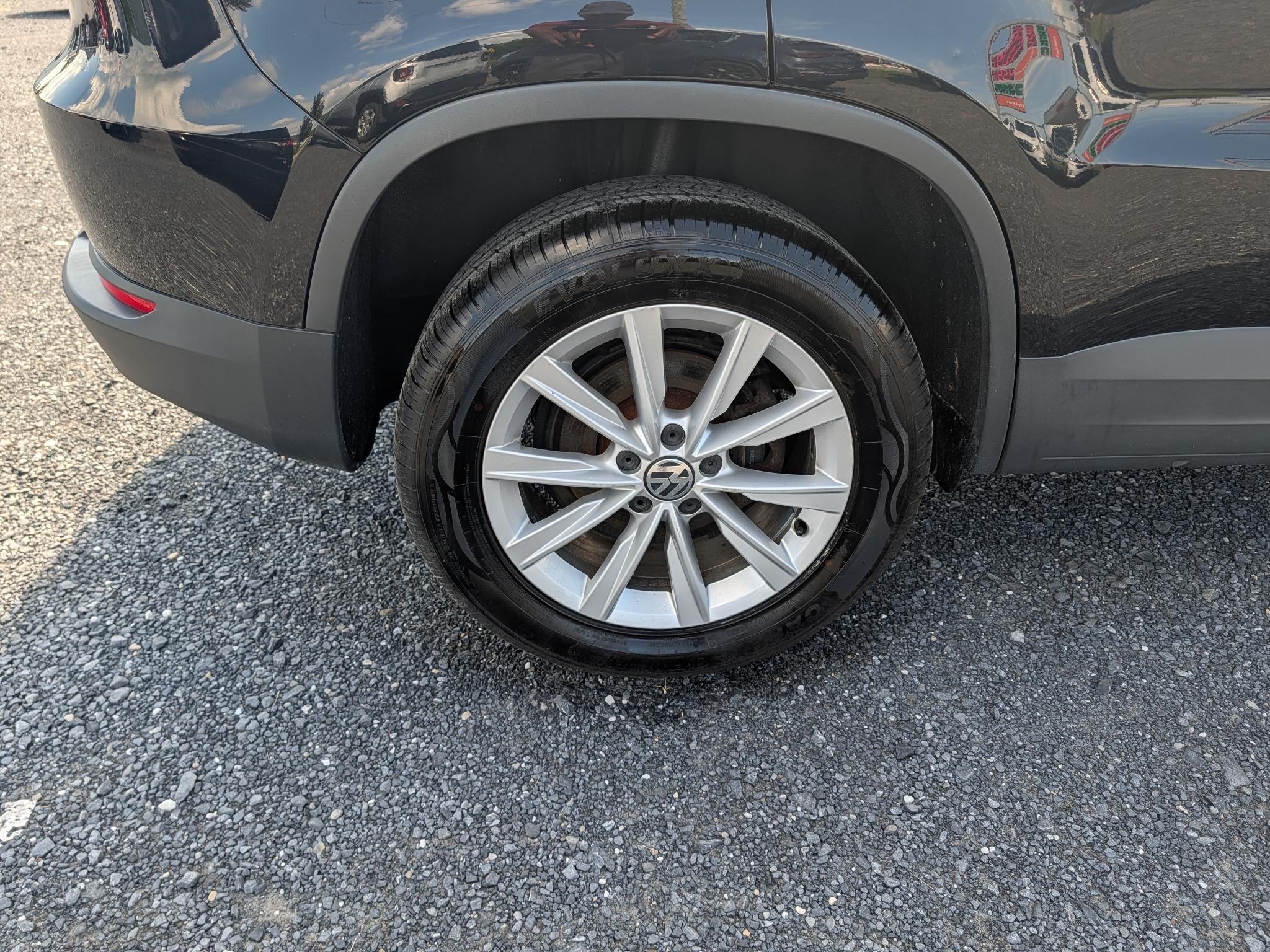 2018 Volkswagen Tiguan Limited Base - Photo 14