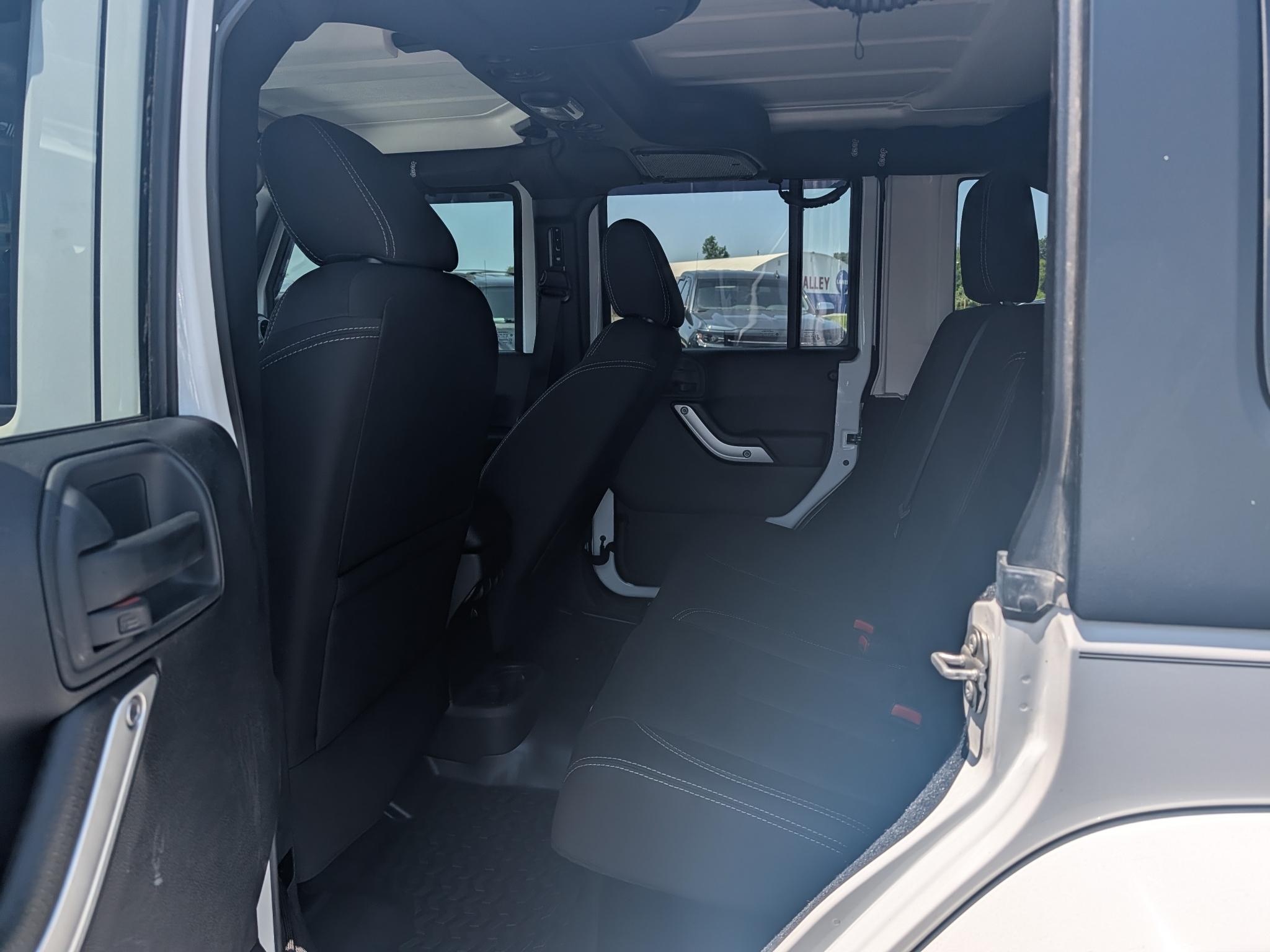 Jeep Wrangler Unlimited Sahara 4WD 2016