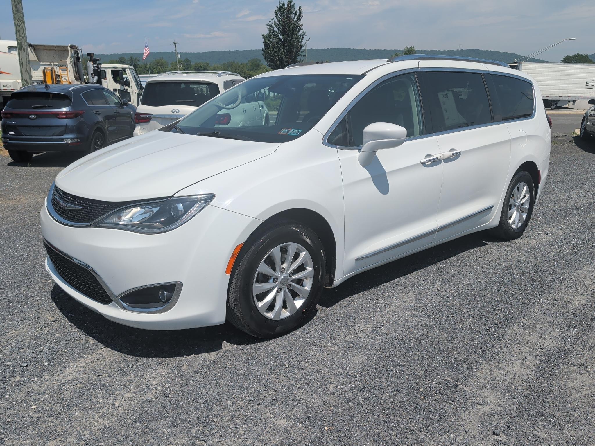 2018 Chrysler Pacifica Touring-L