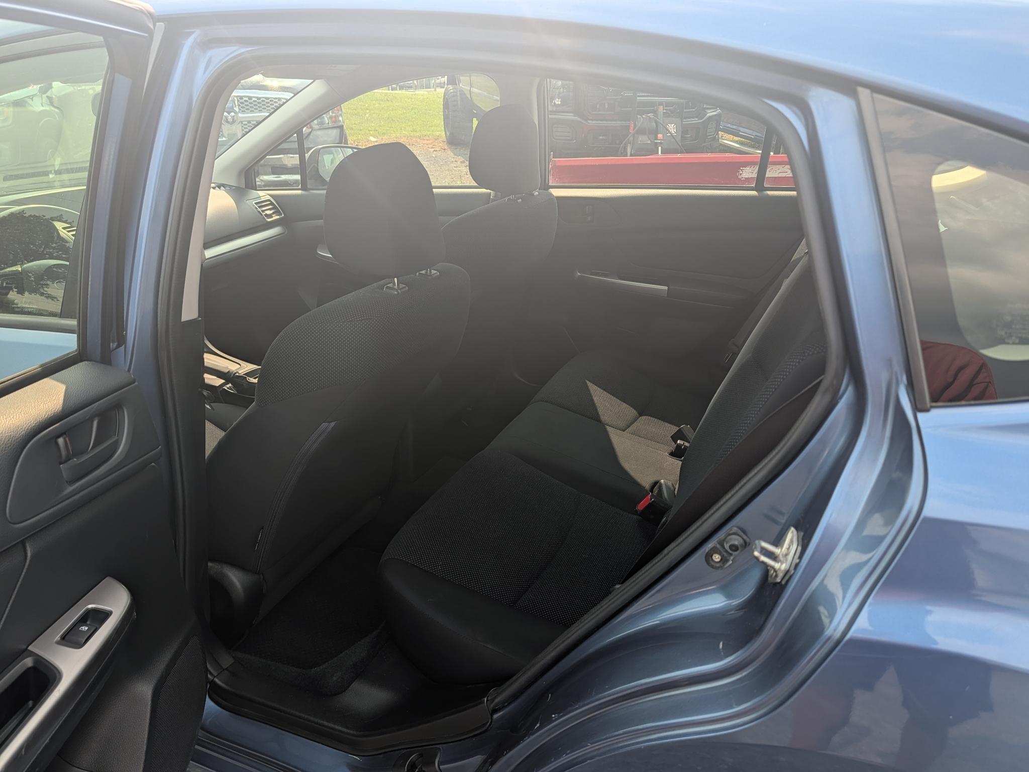 Subaru Impreza 2.0i PZEV CVT 5-Door 2015
