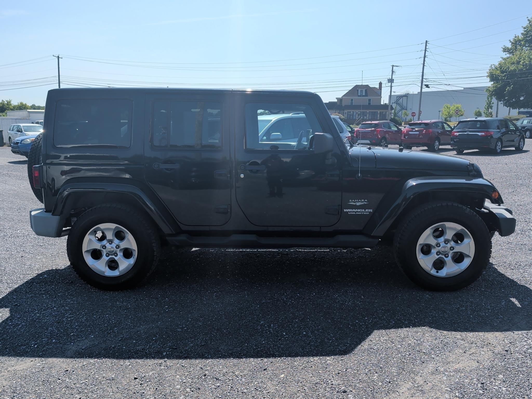 Jeep Wrangler Unlimited Sahara 4WD 2013