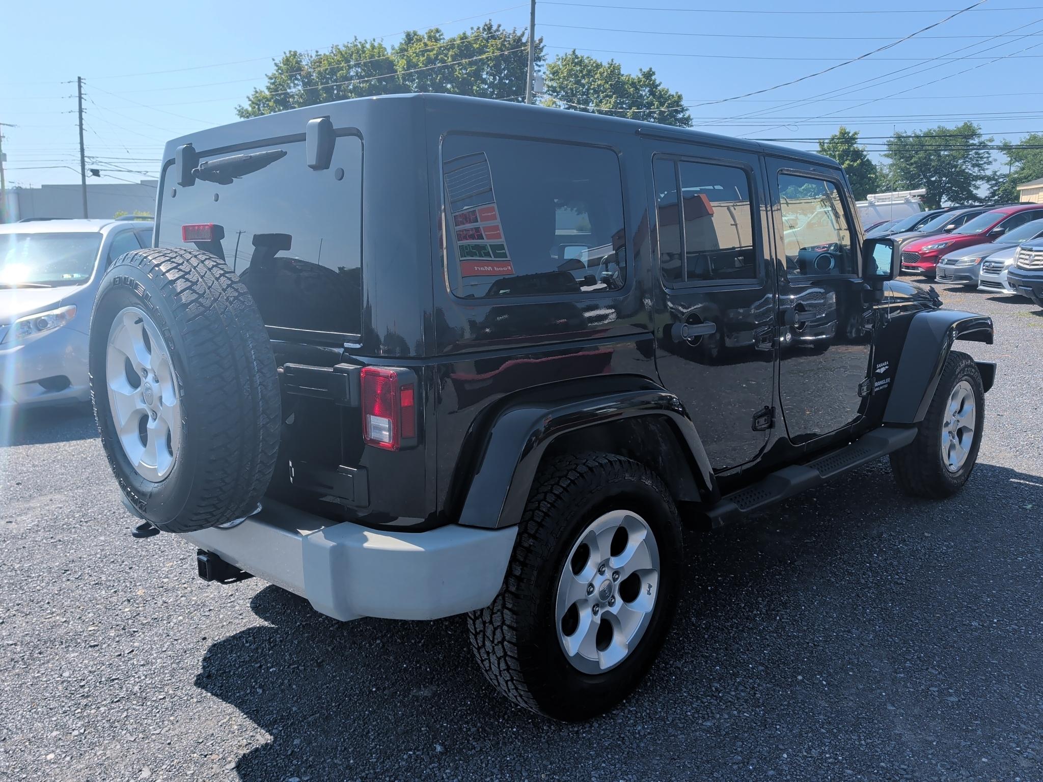 Jeep Wrangler Unlimited Sahara 4WD 2013
