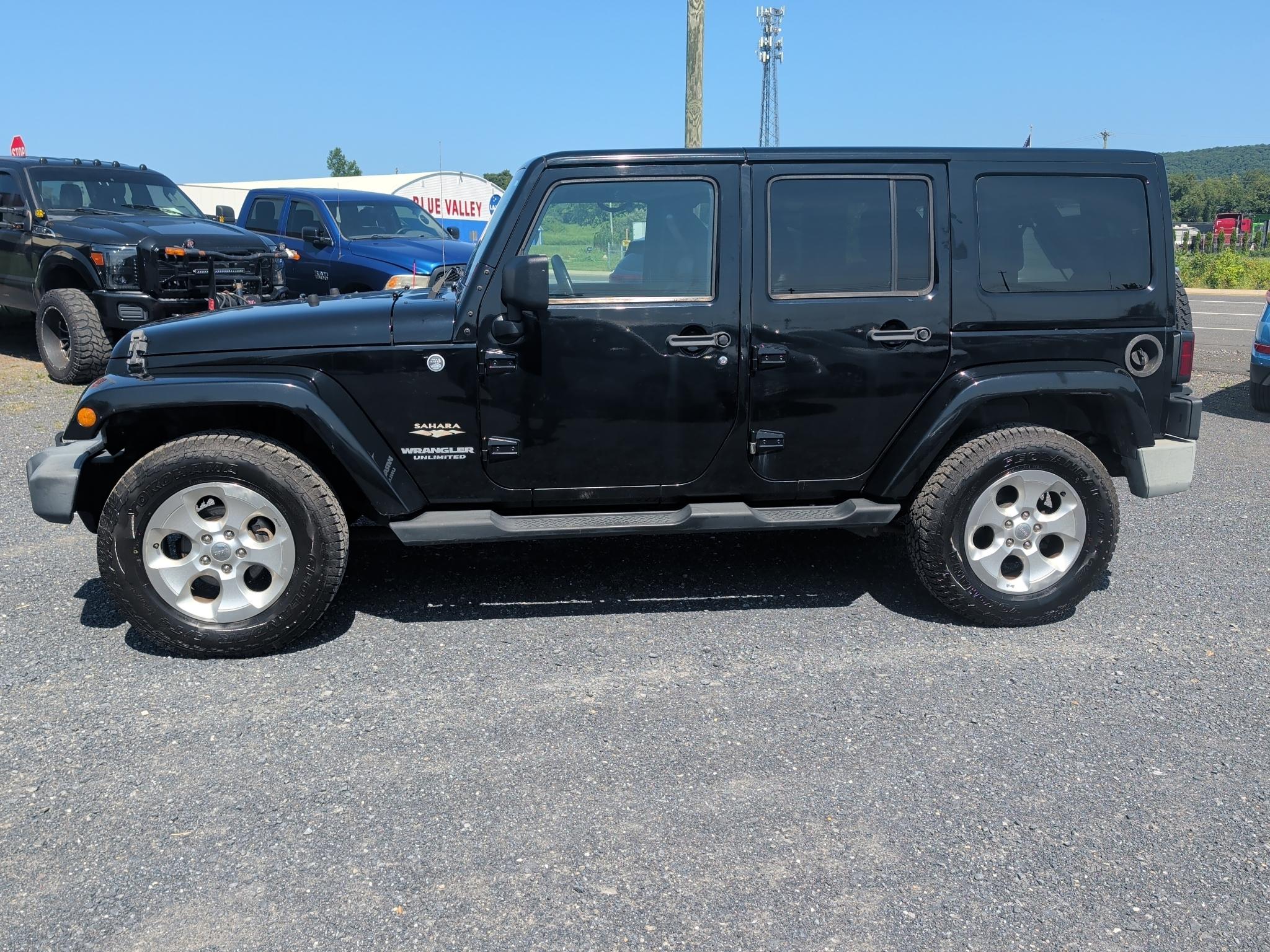 Jeep Wrangler Unlimited Sahara 4WD 2013