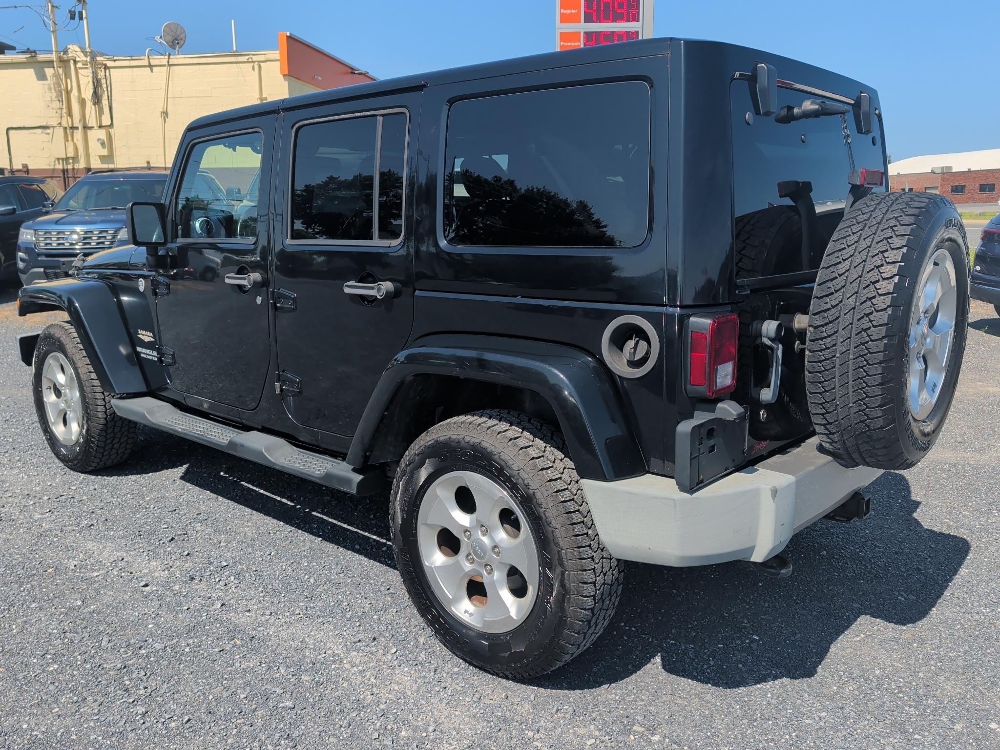 Jeep Wrangler Unlimited Sahara 4WD 2013