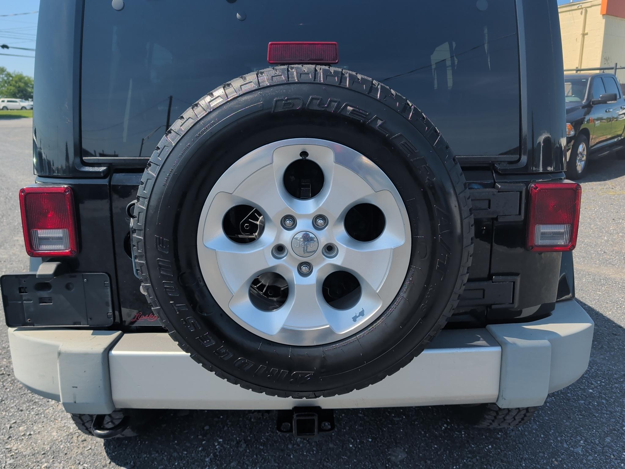 Jeep Wrangler Unlimited Sahara 4WD 2013