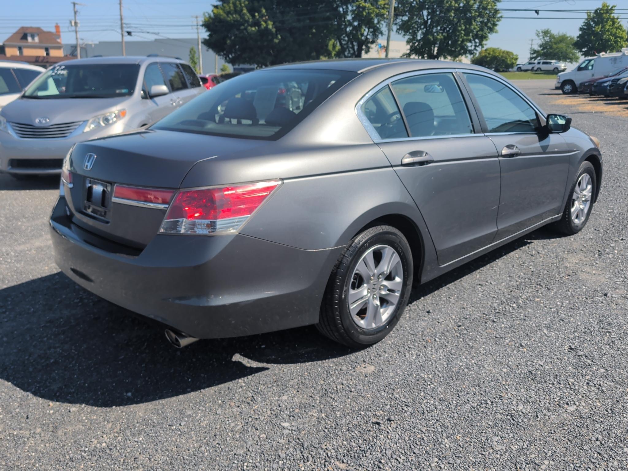 Honda Accord LX-P Sedan AT 2012
