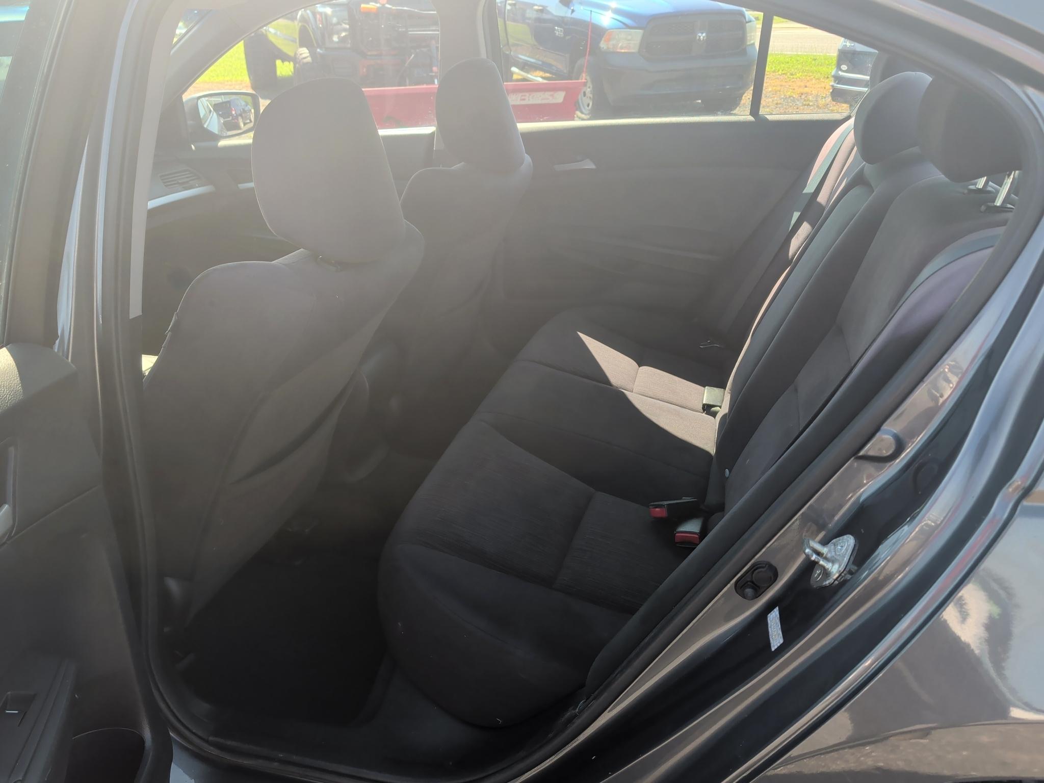 Honda Accord LX-P Sedan AT 2012