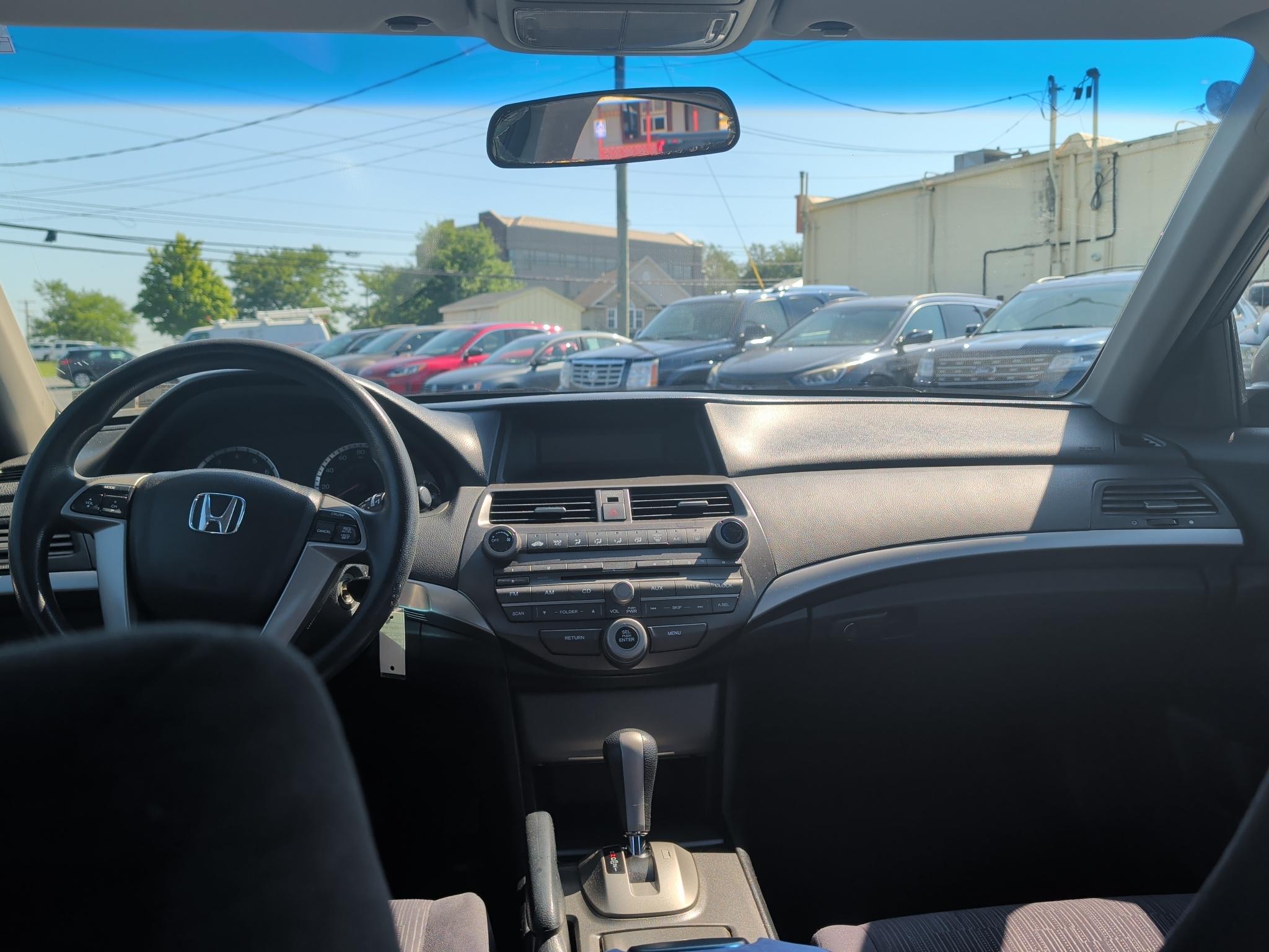 Honda Accord LX-P Sedan AT 2012