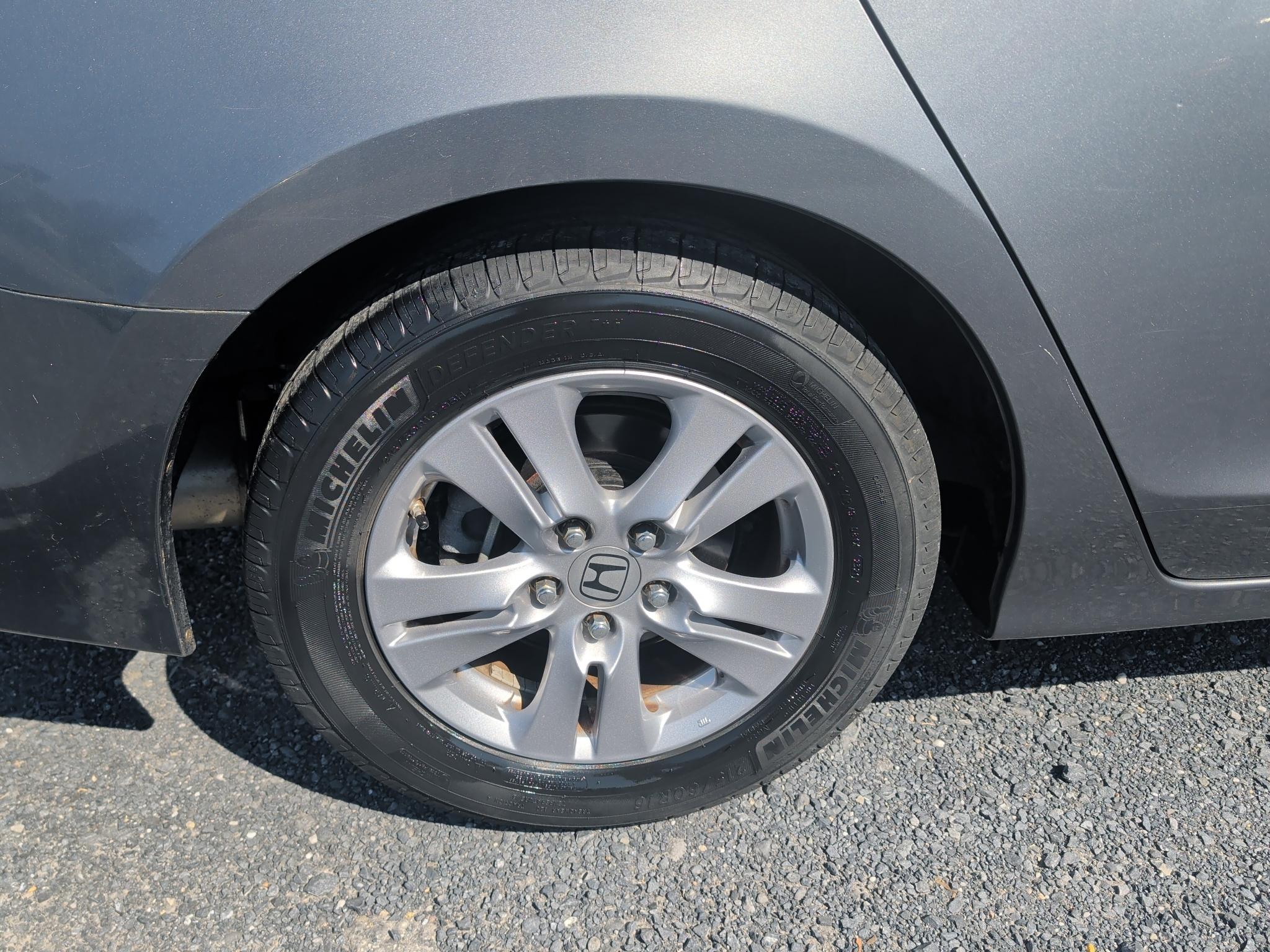 Honda Accord LX-P Sedan AT 2012