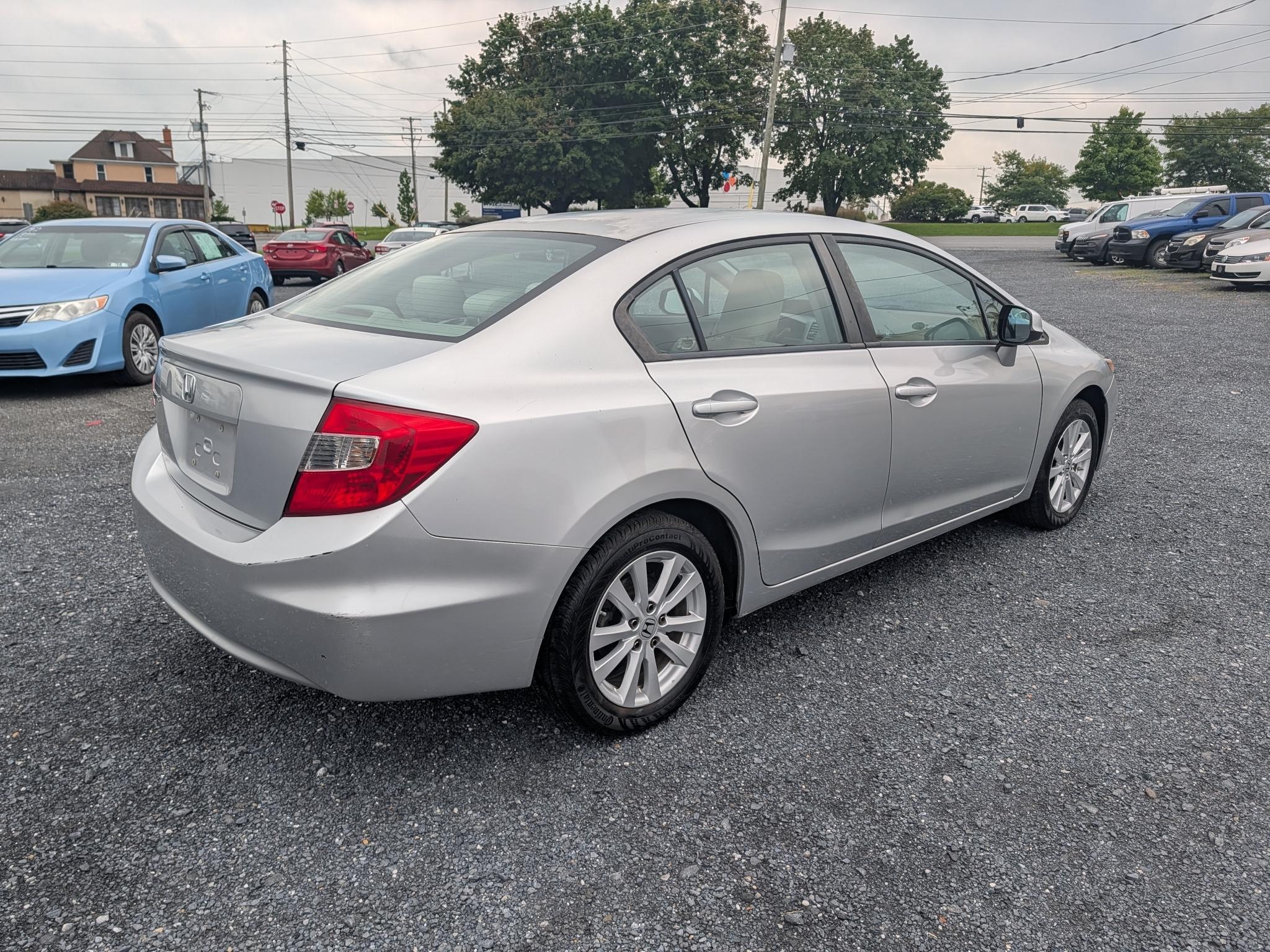 Honda Civic EX Sedan 5-Speed AT 2012