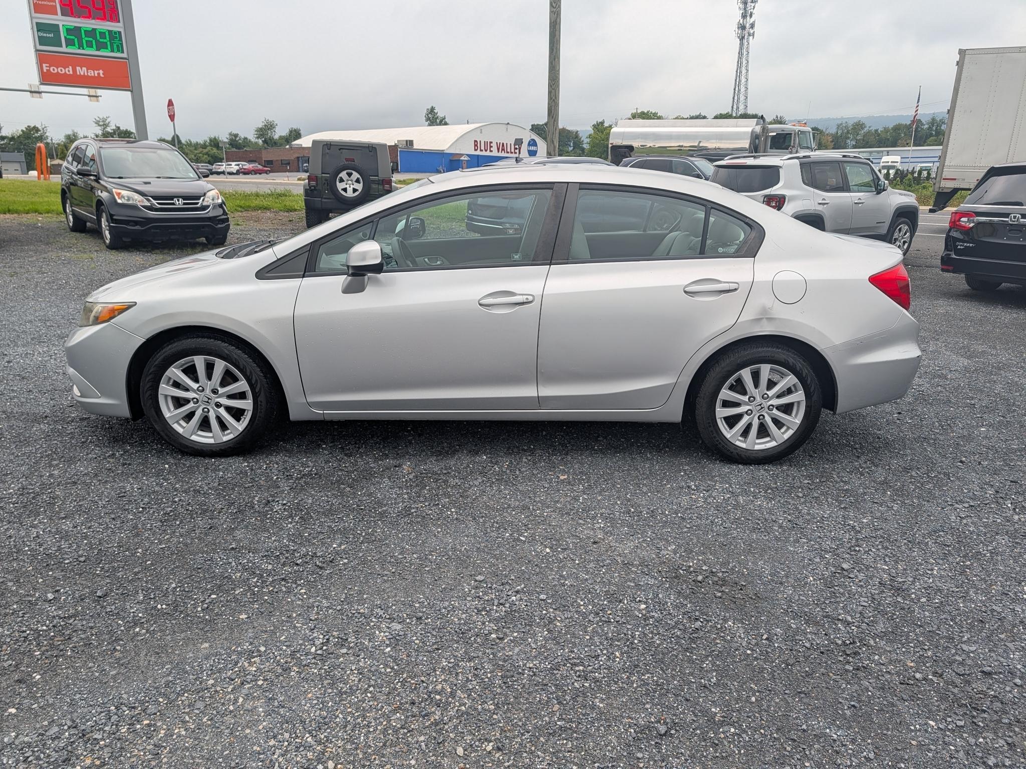 Honda Civic EX Sedan 5-Speed AT 2012