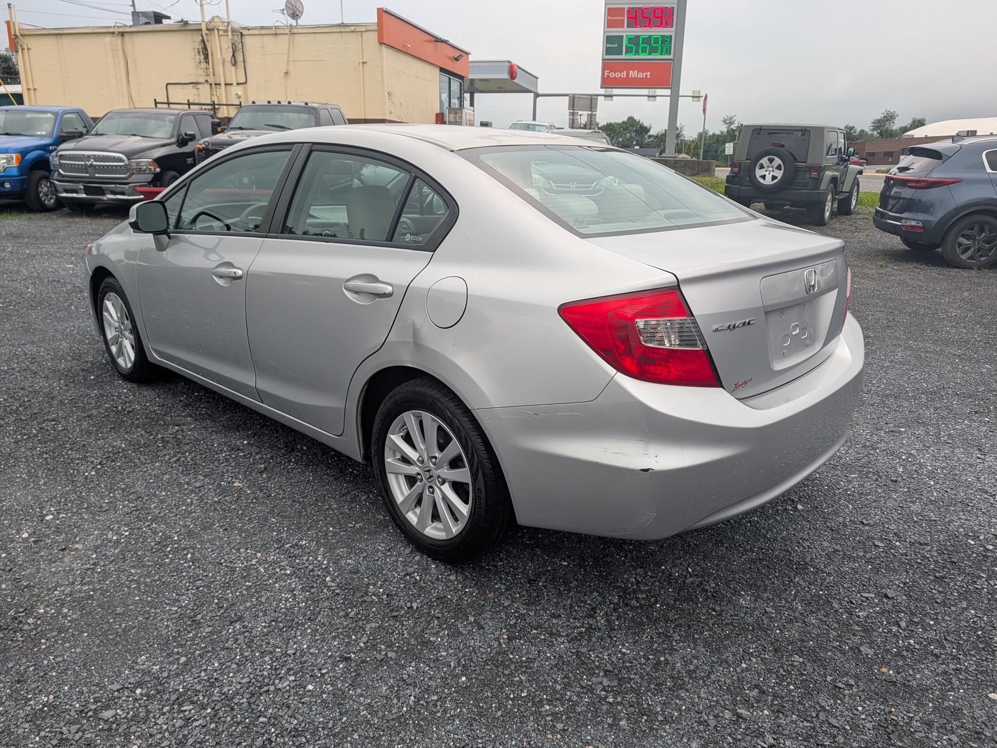 Honda Civic EX Sedan 5-Speed AT 2012