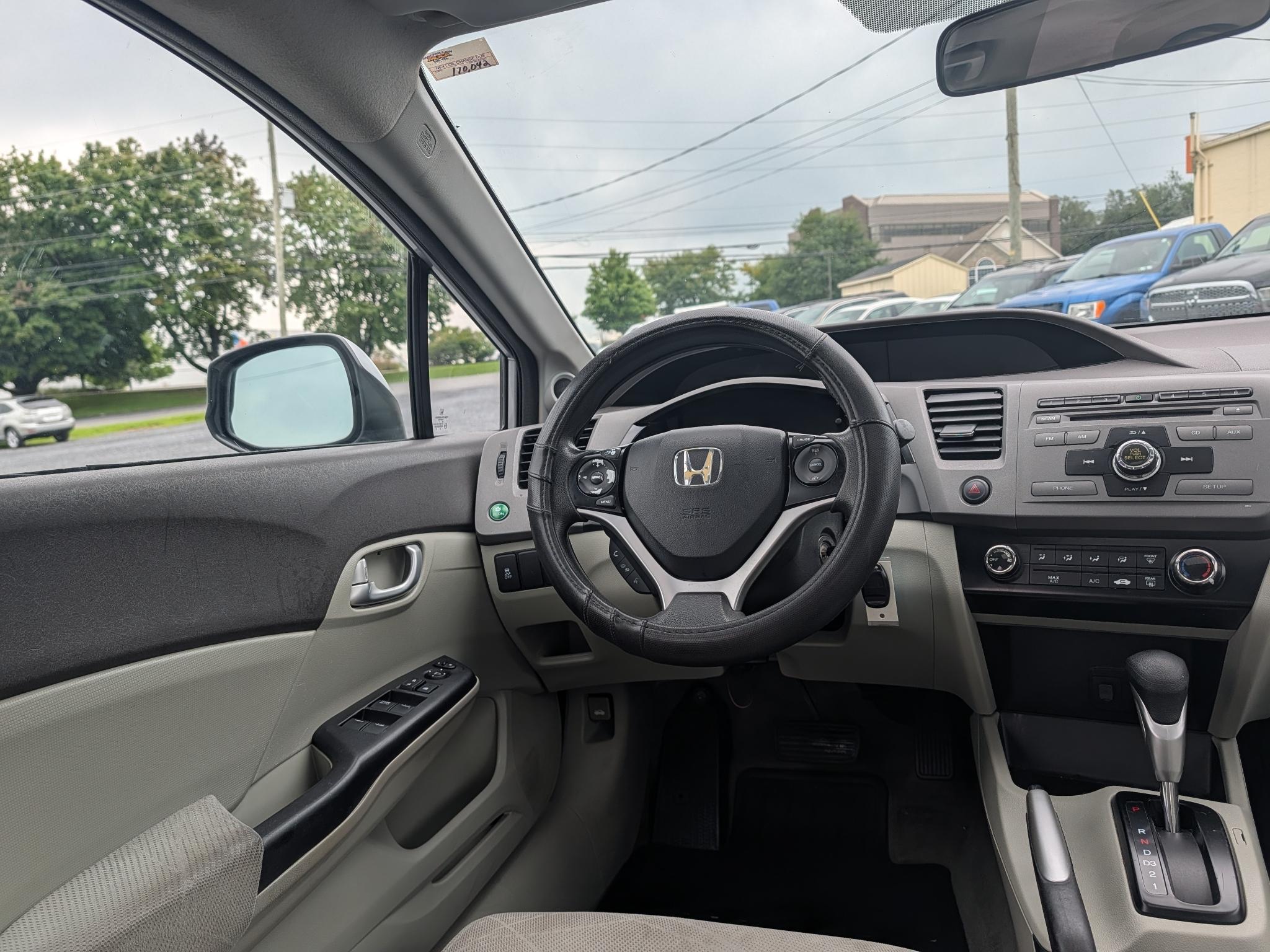 Honda Civic EX Sedan 5-Speed AT 2012